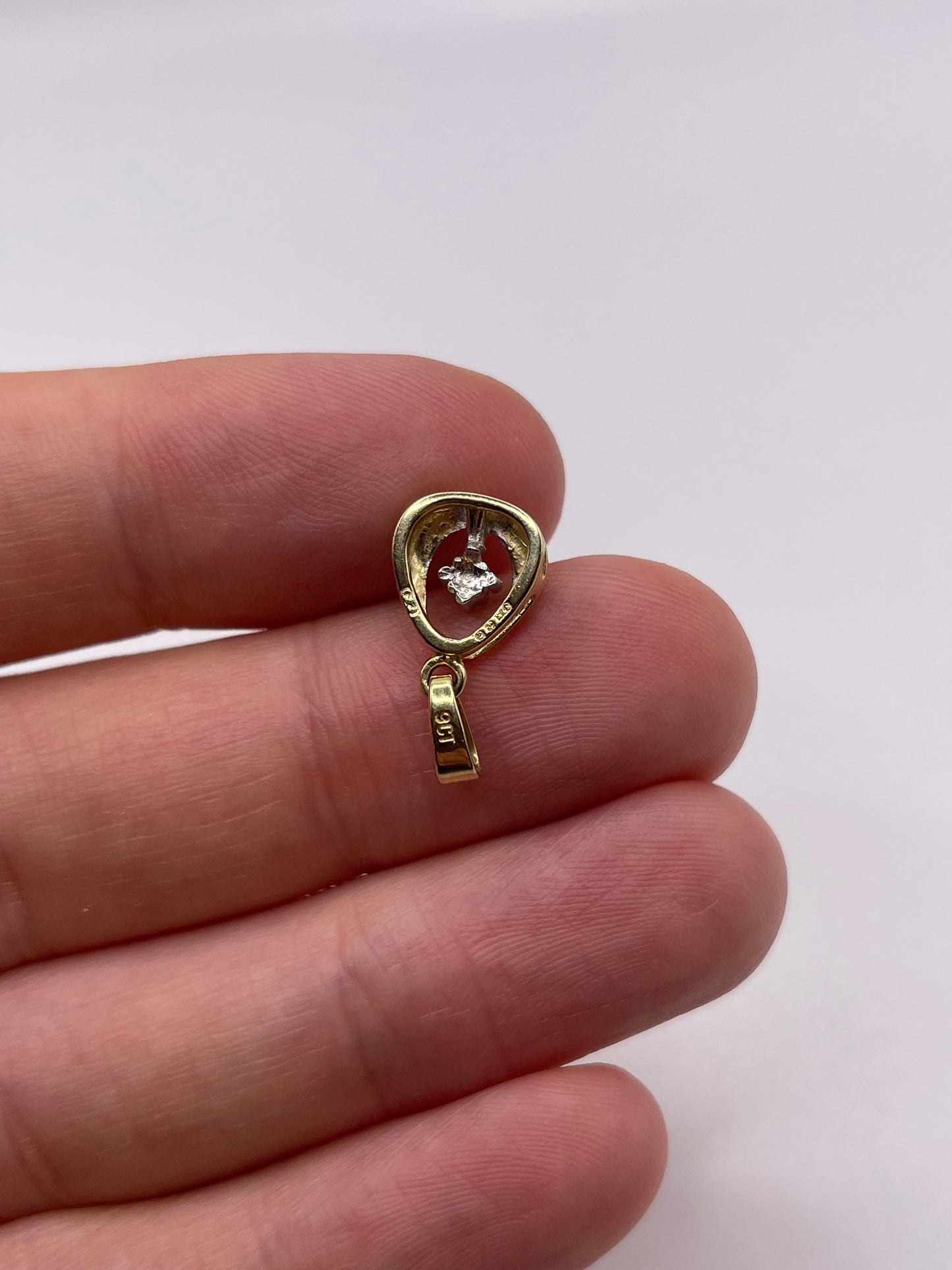9ct gold diamond pendant