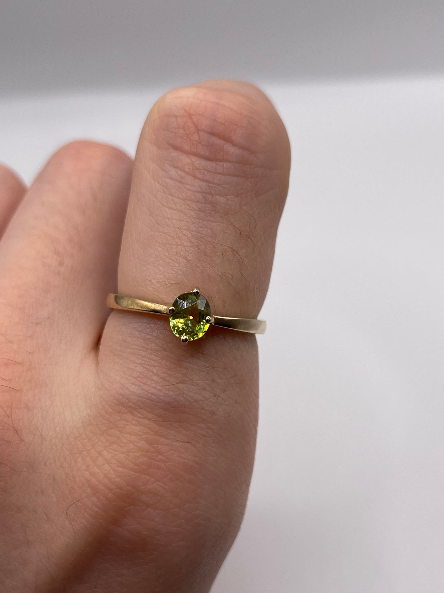 9ct gold sphene ring