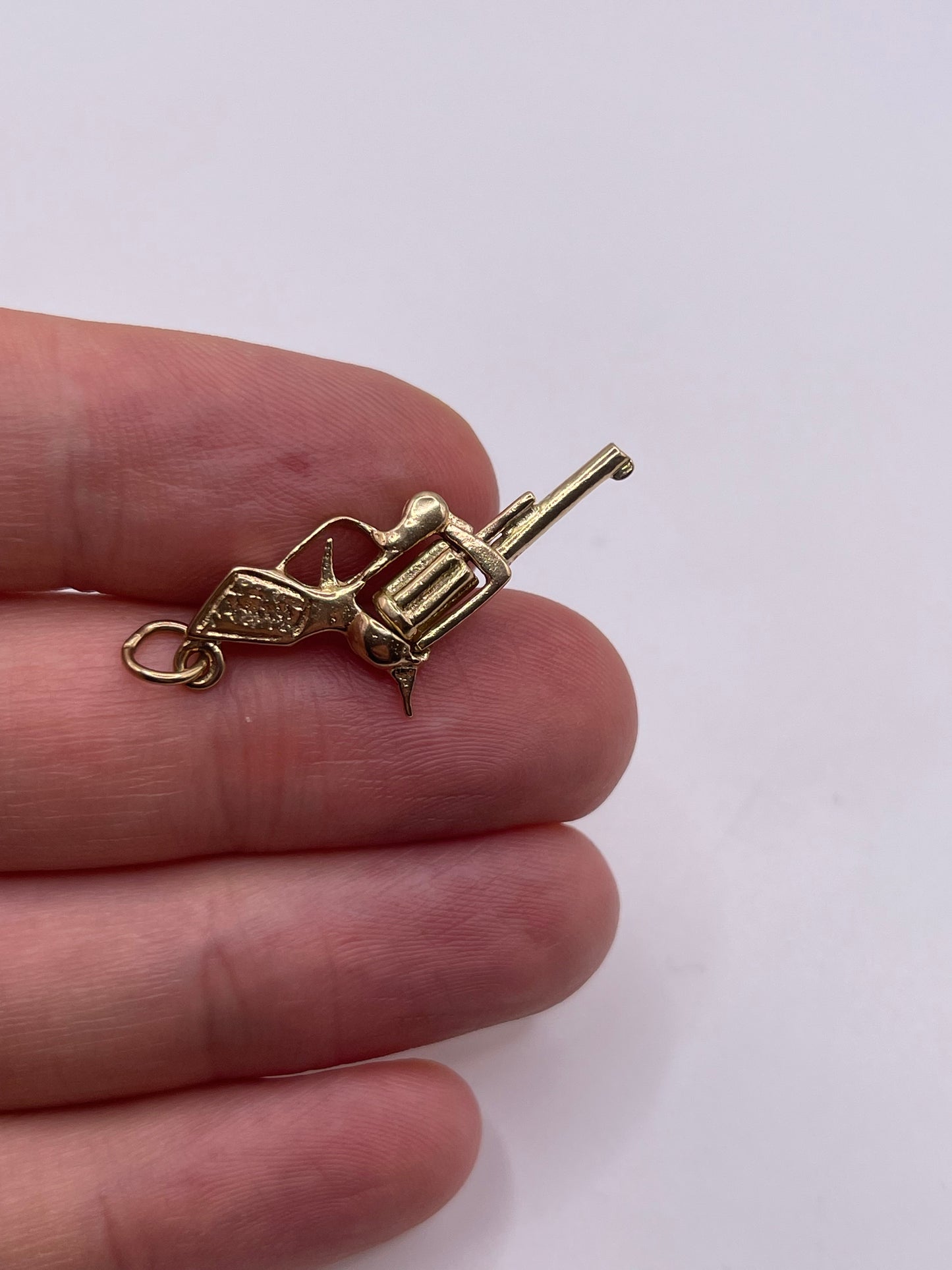 9ct gold revolver charm