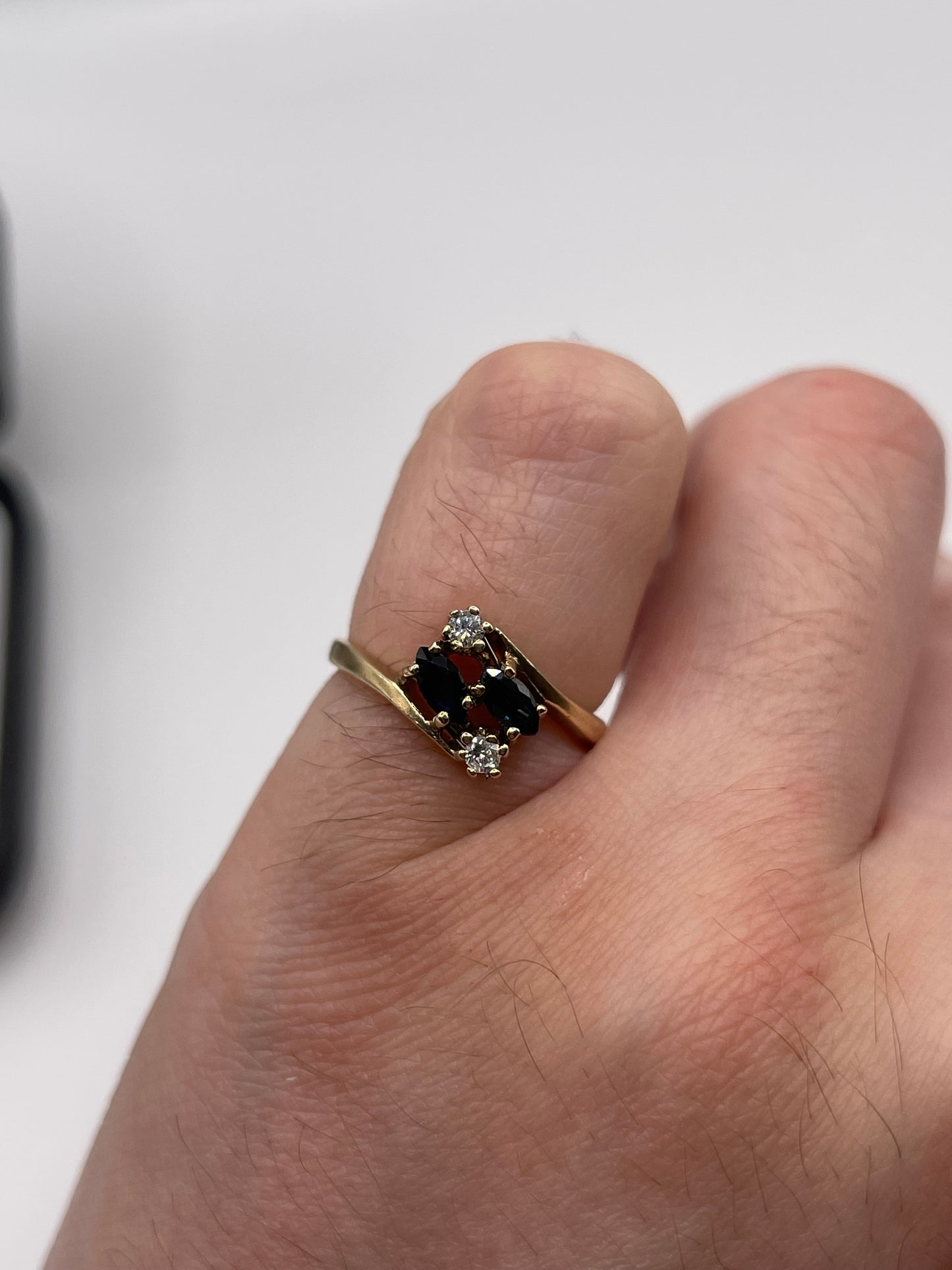 9ct gold sapphire and diamond ring