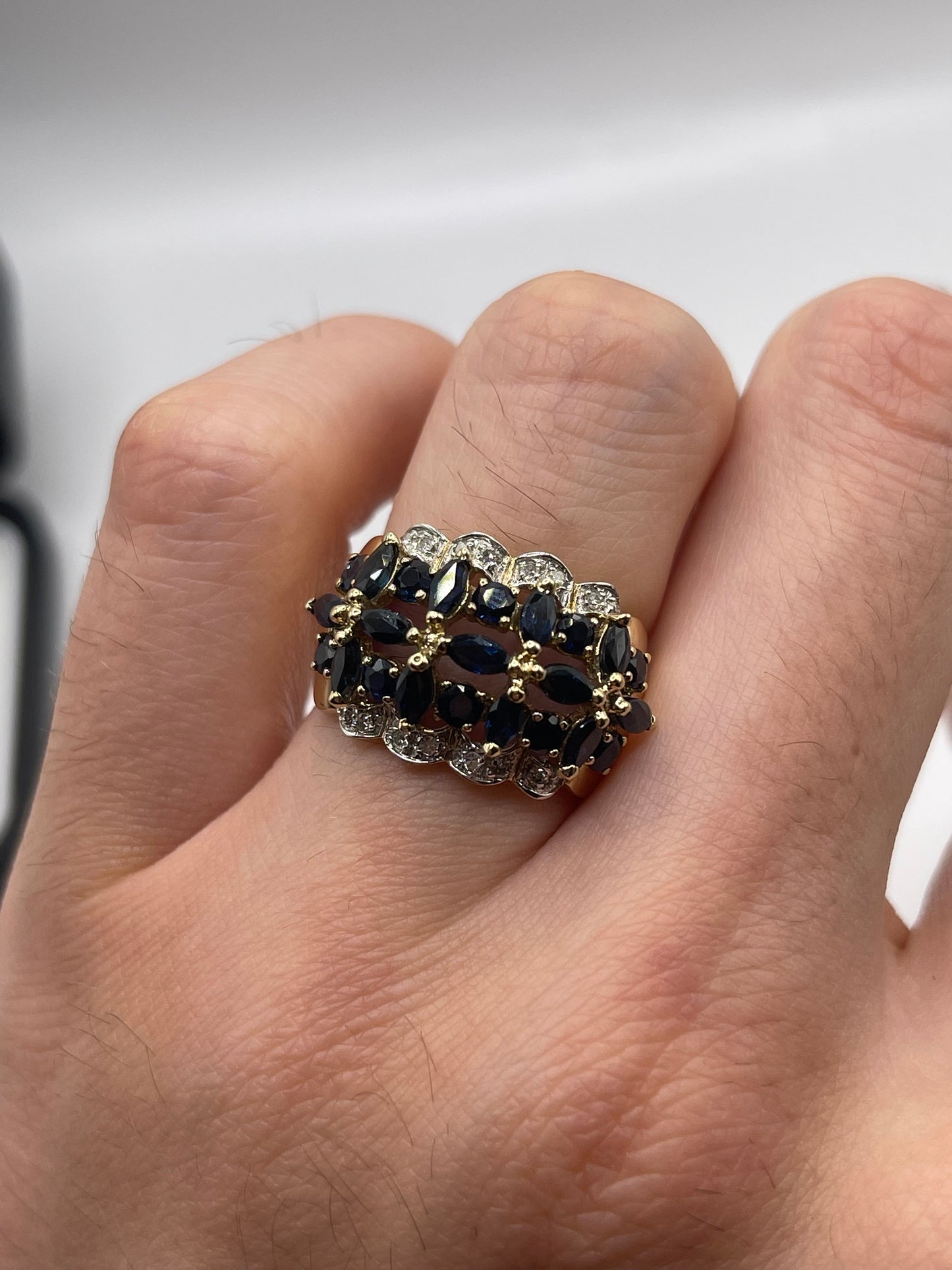 9ct gold sapphire and diamond cluster ring