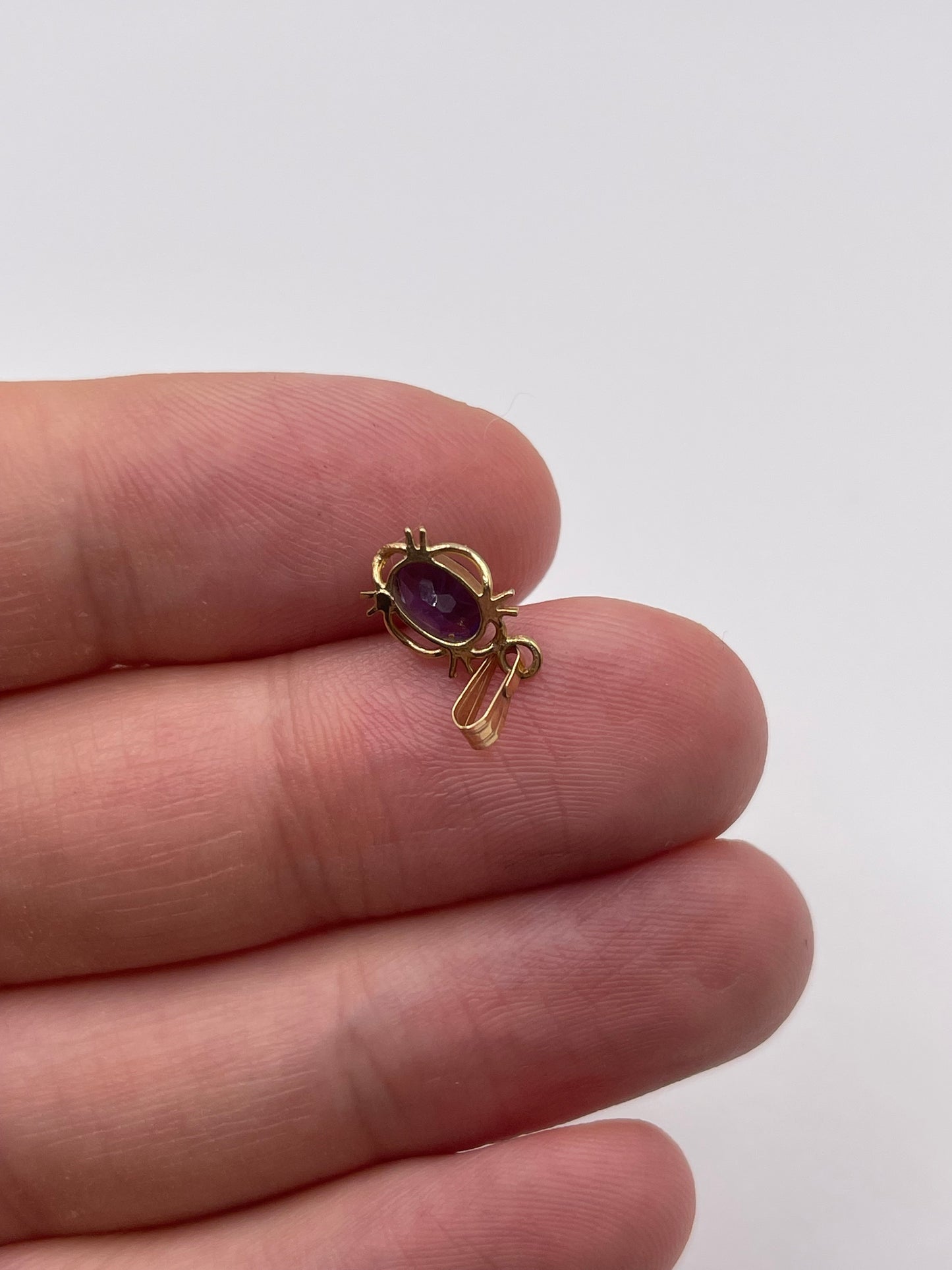 9ct gold amethyst pendant