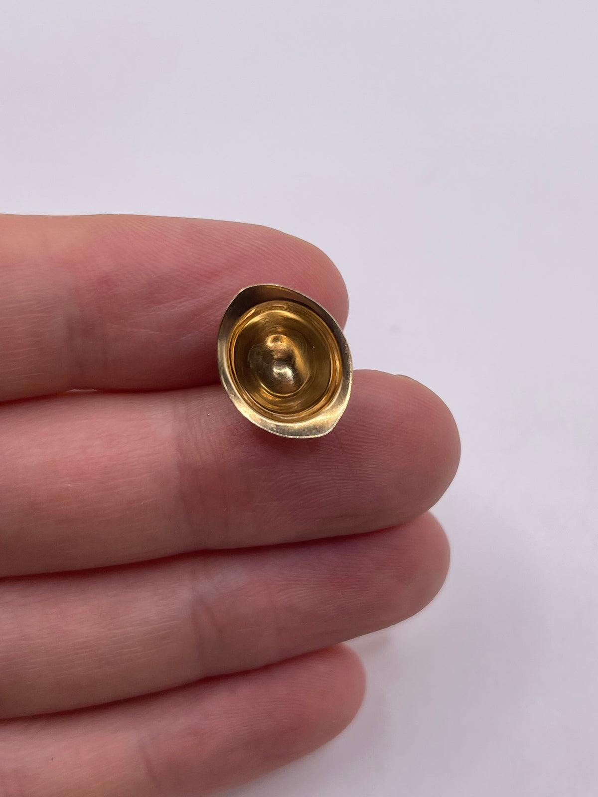 9ct gold police helmet charm