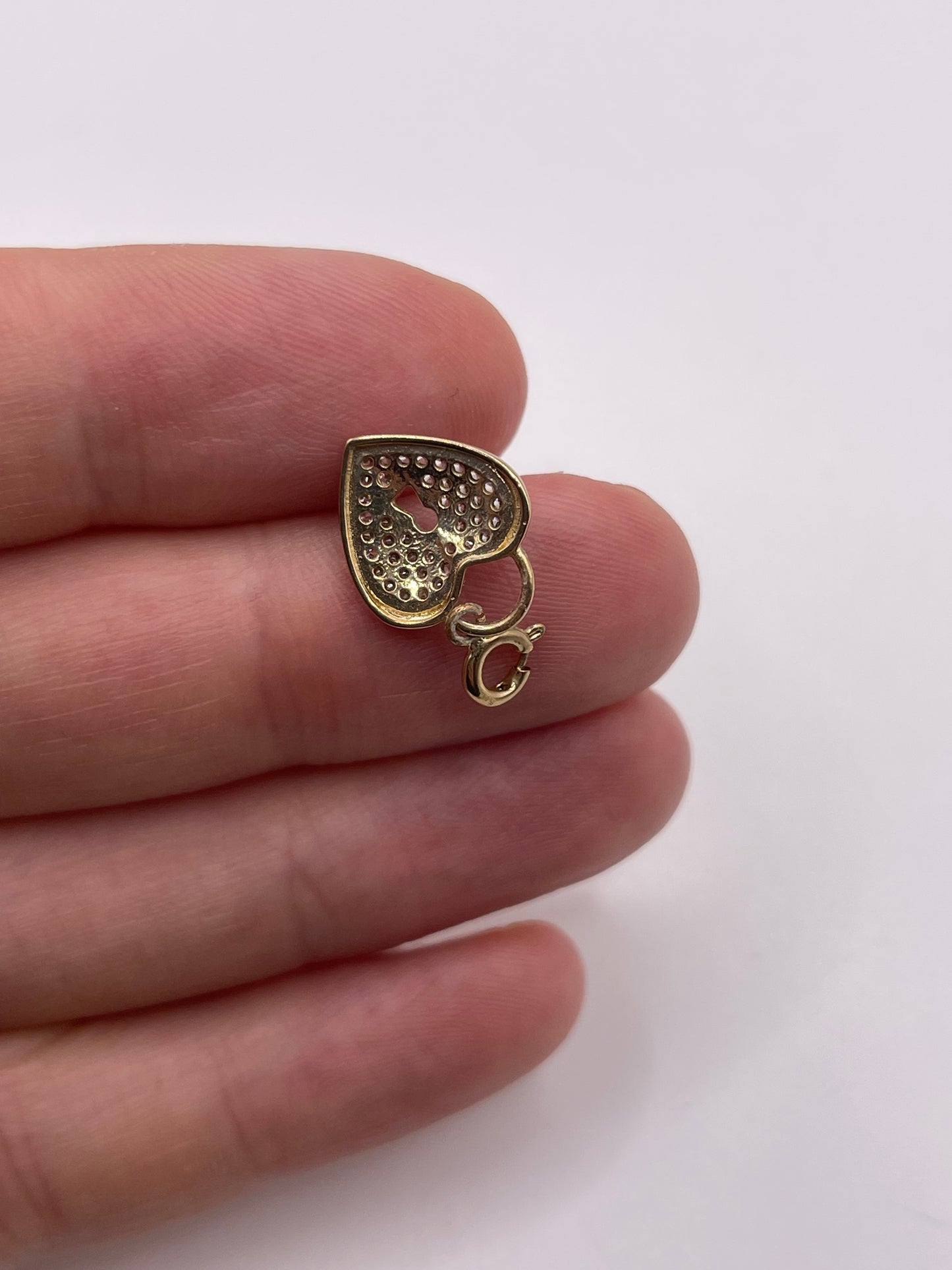9ct gold cz heart pendant