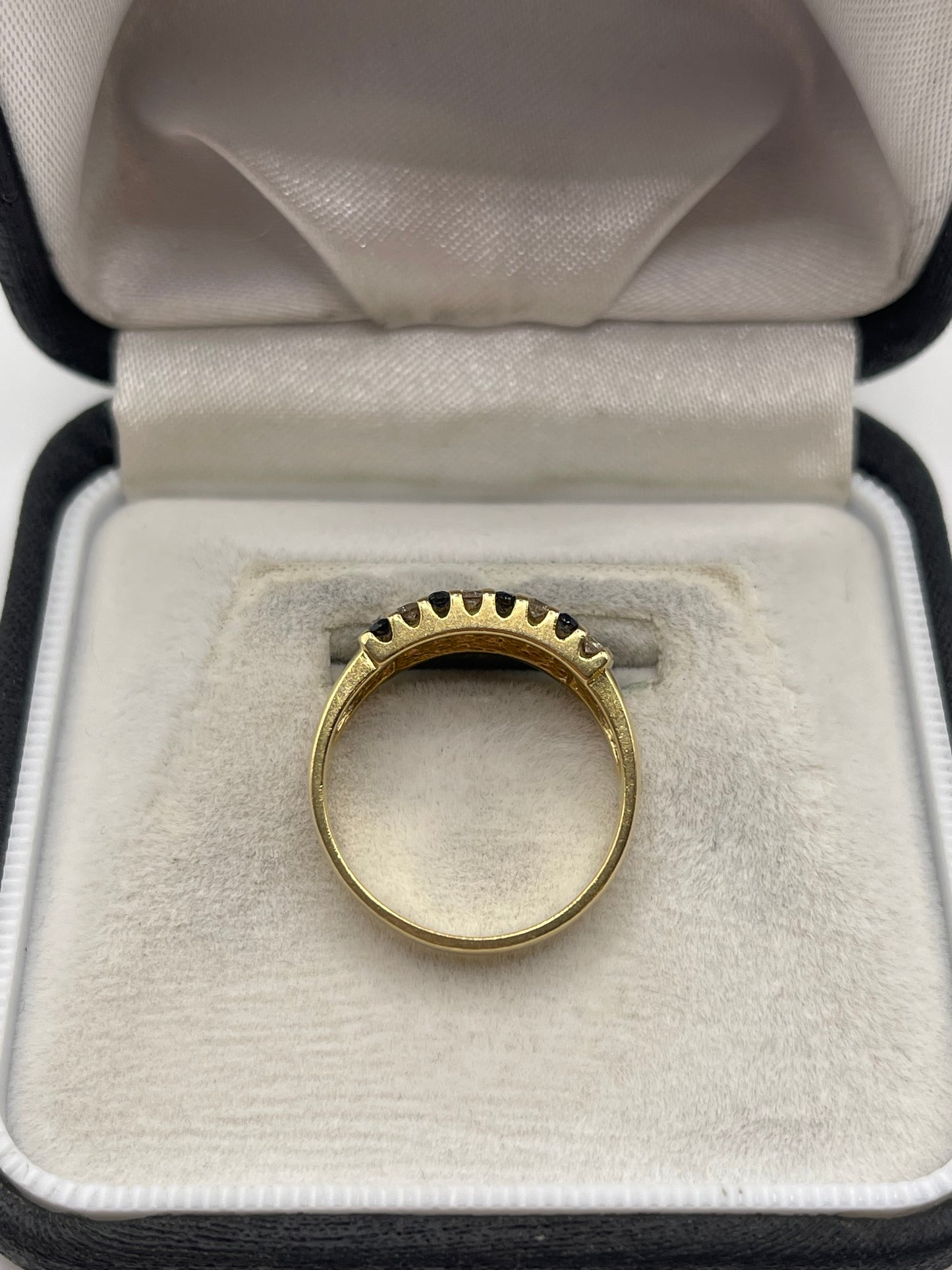 18ct gold sapphire and diamond ring