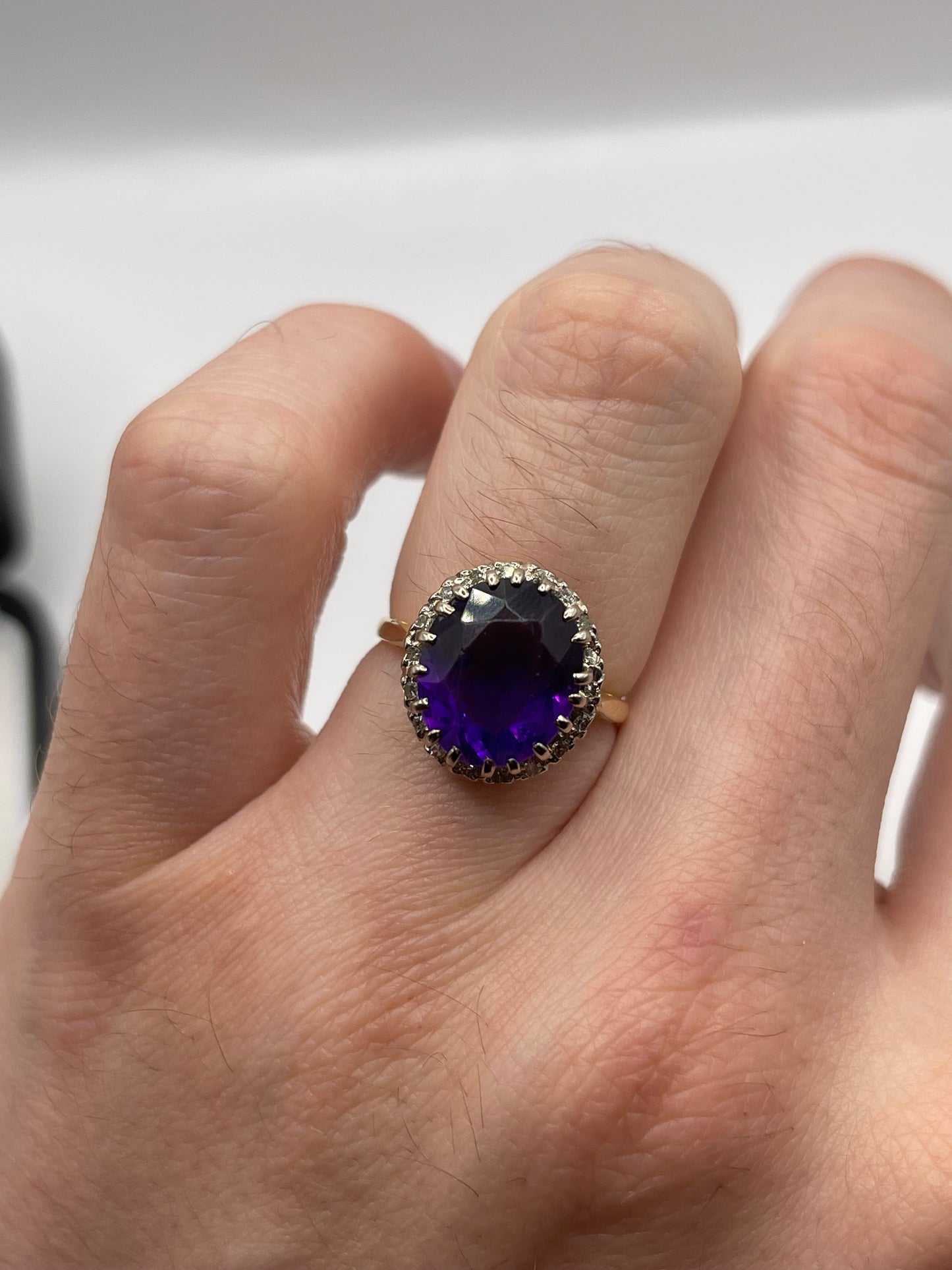 18ct gold amethyst and diamond ring