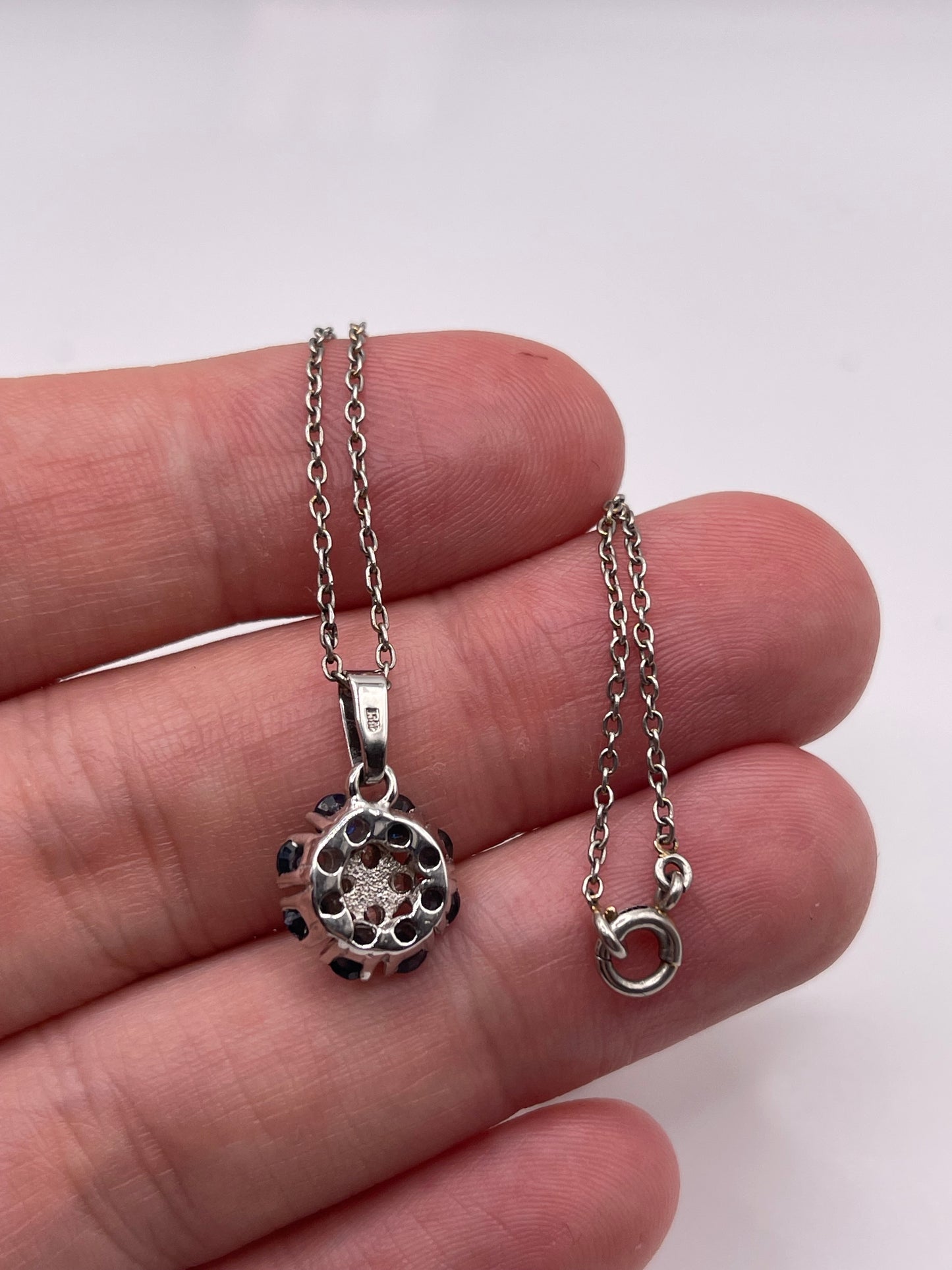 18ct white gold sapphire and diamond necklace