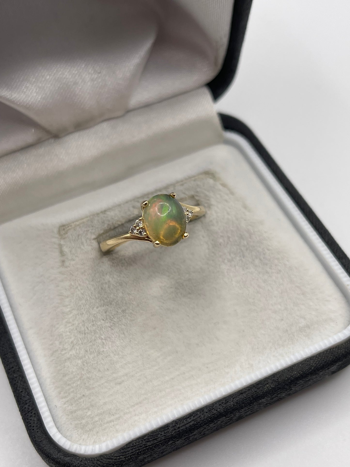 14ct gold opal and diamond ring