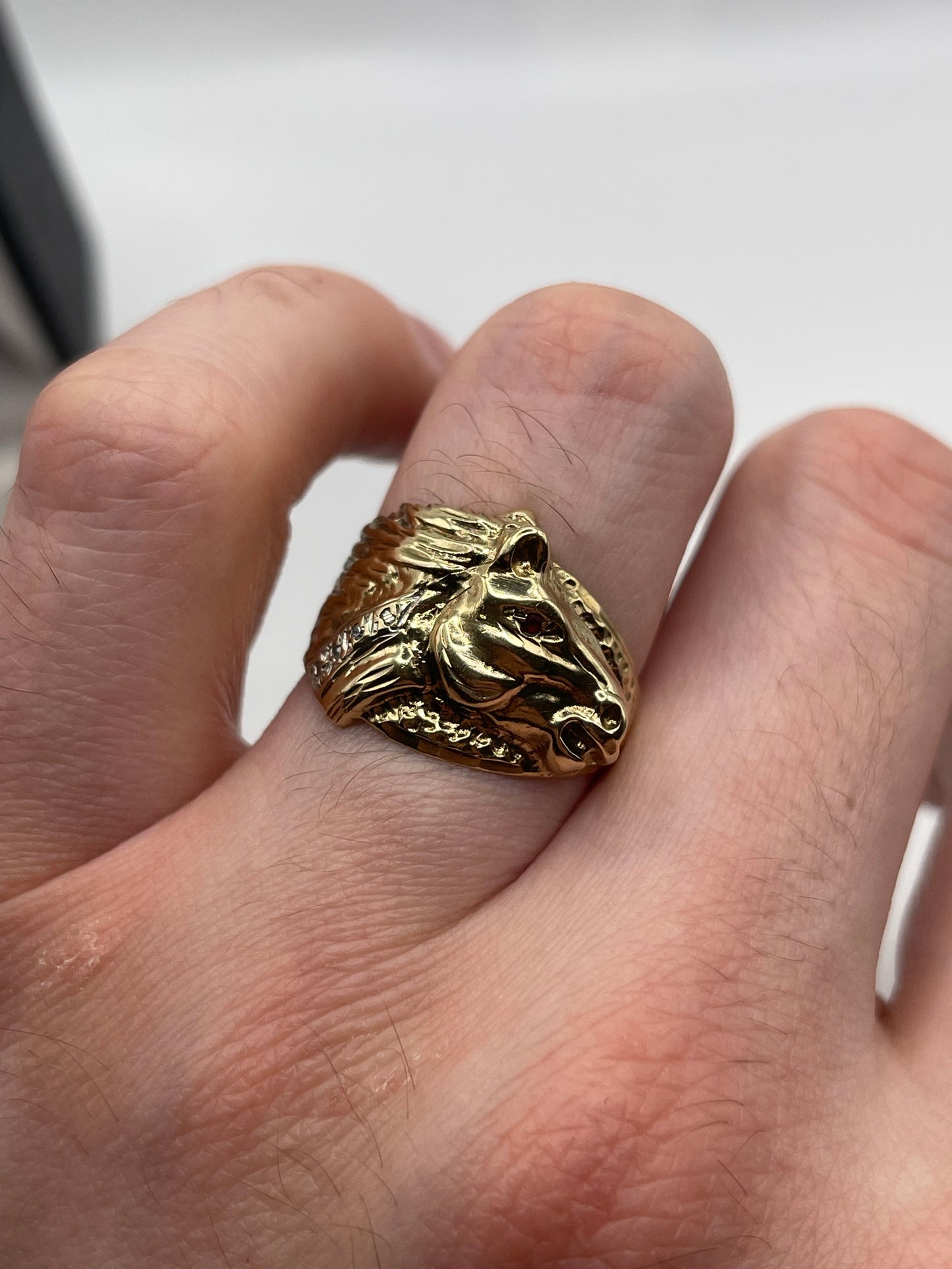 9ct gold garnet and diamond horse ring
