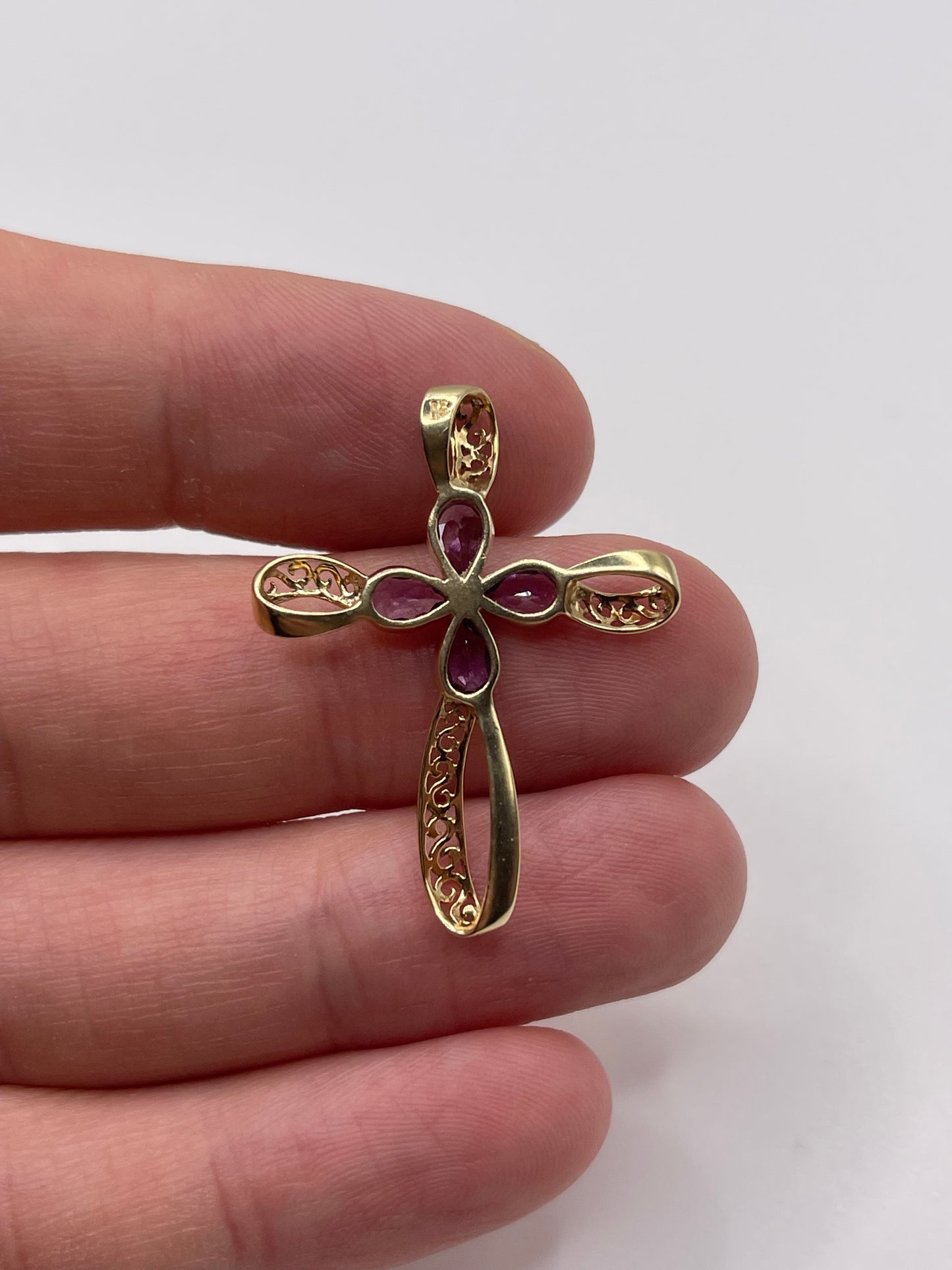 9ct gold amethyst cross pendant