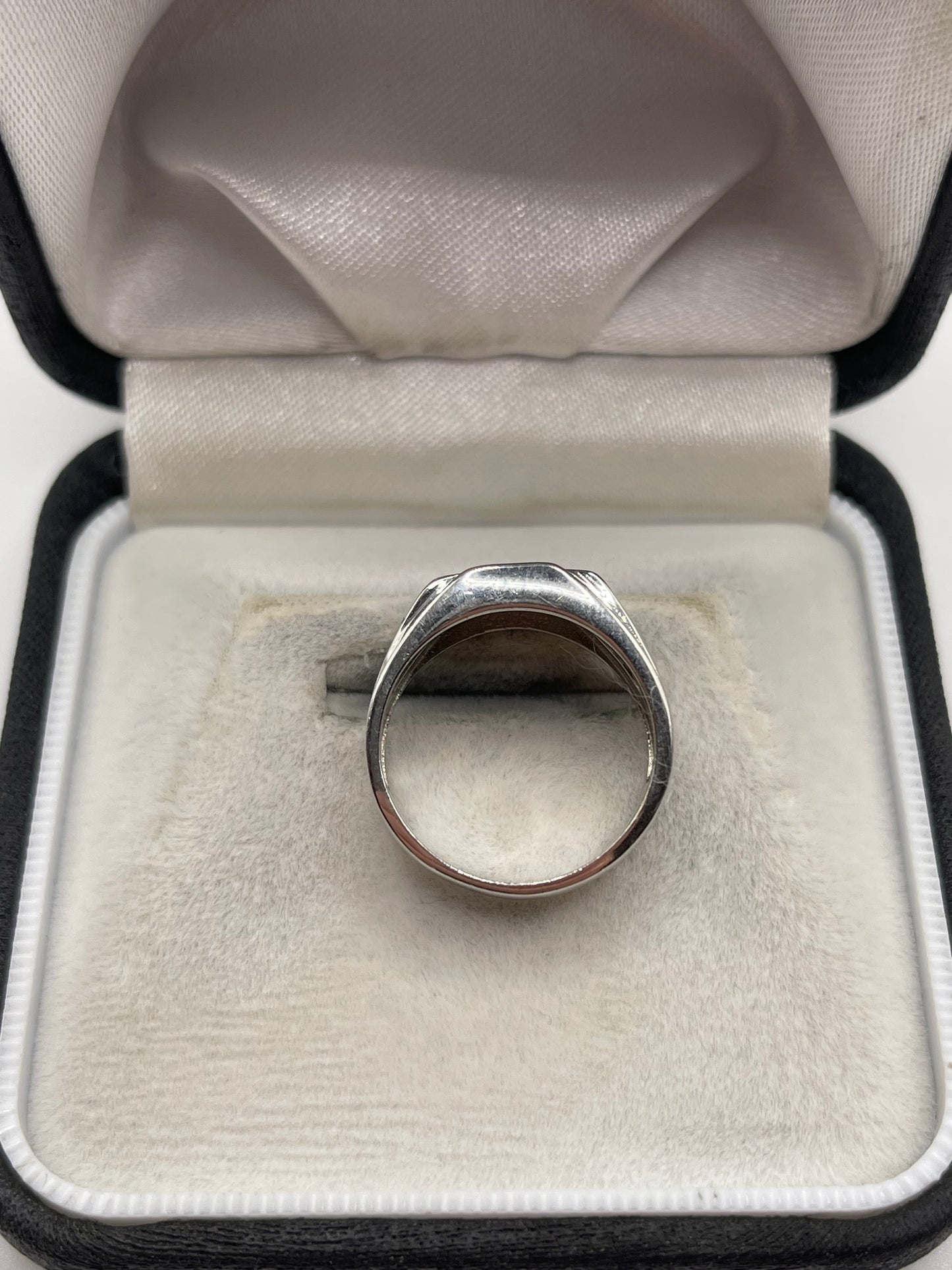 9ct white gold diamond ring