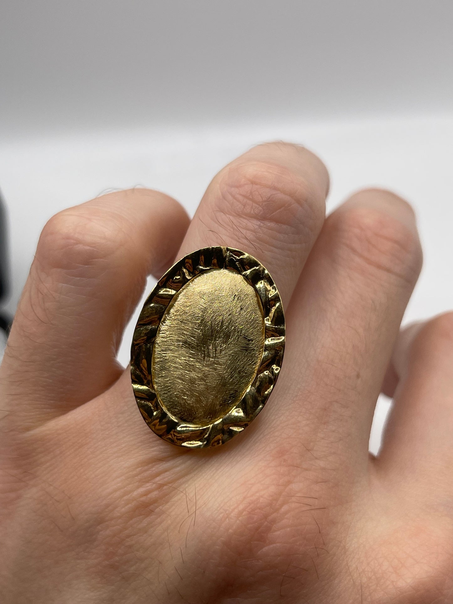 9ct gold ring