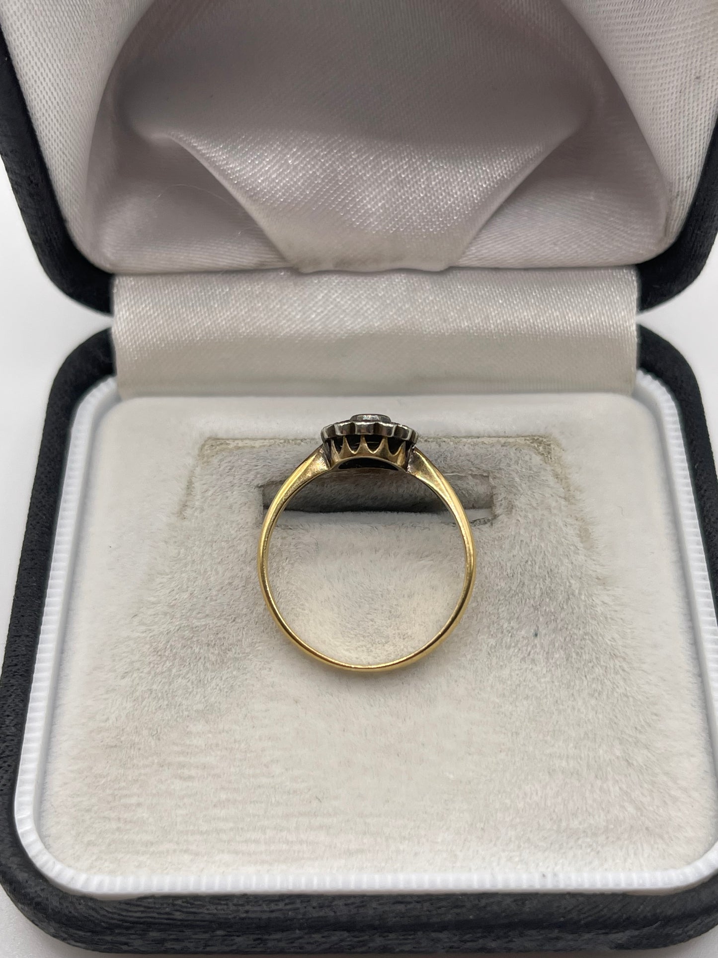 18ct gold sapphire and diamond ring