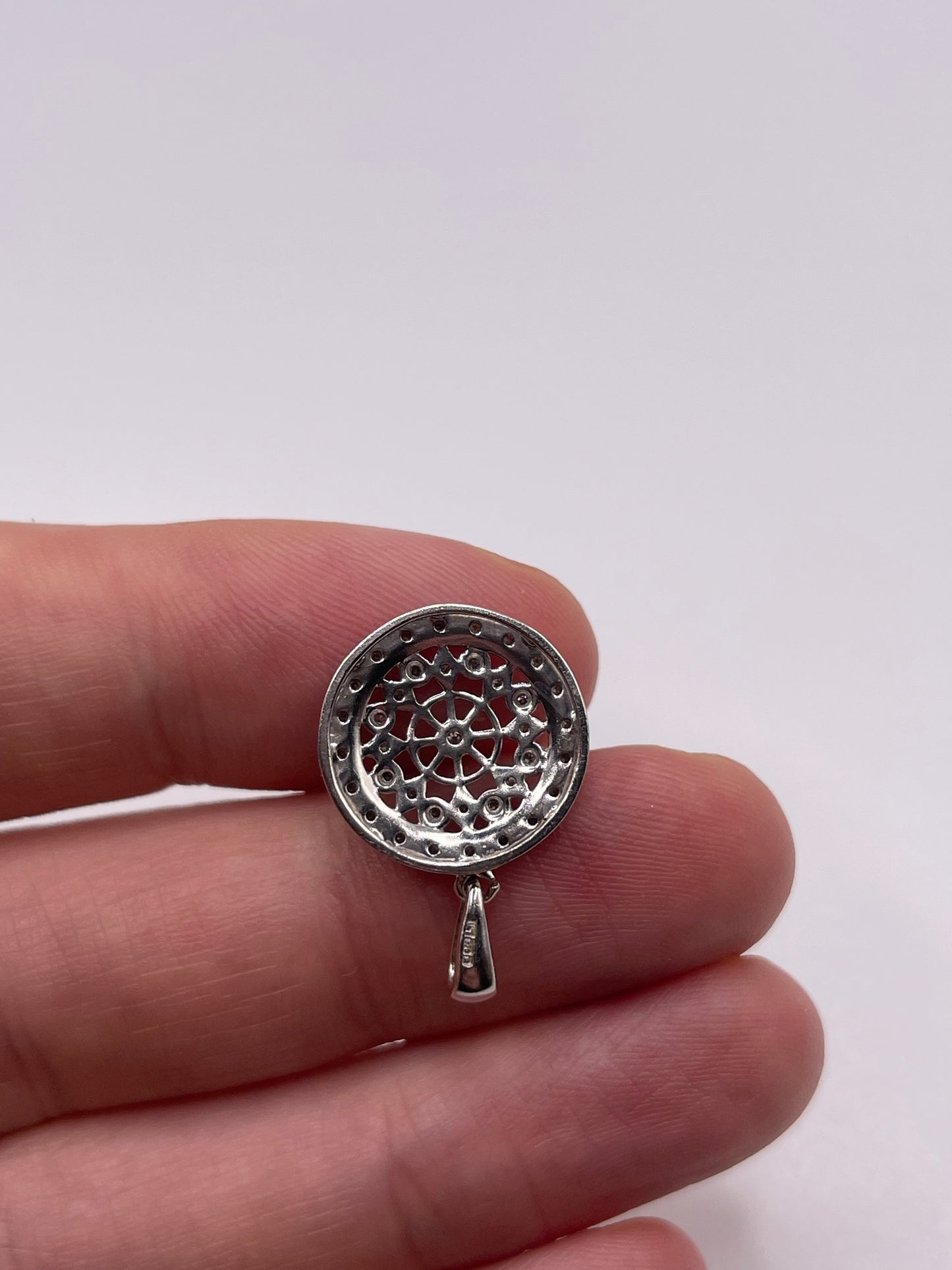 9ct white gold diamond cluster pendant