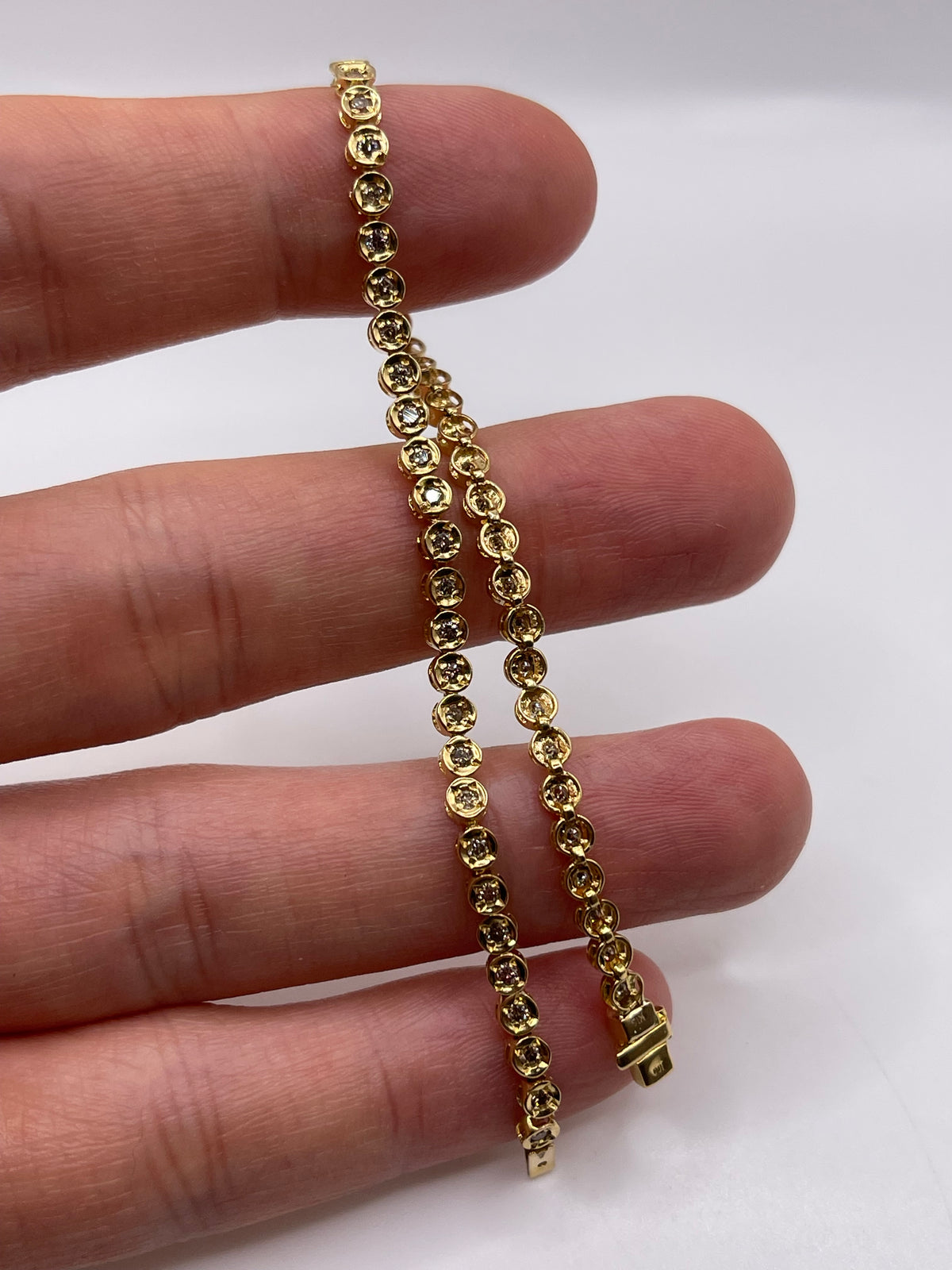 18ct gold 1ct diamond bracelet