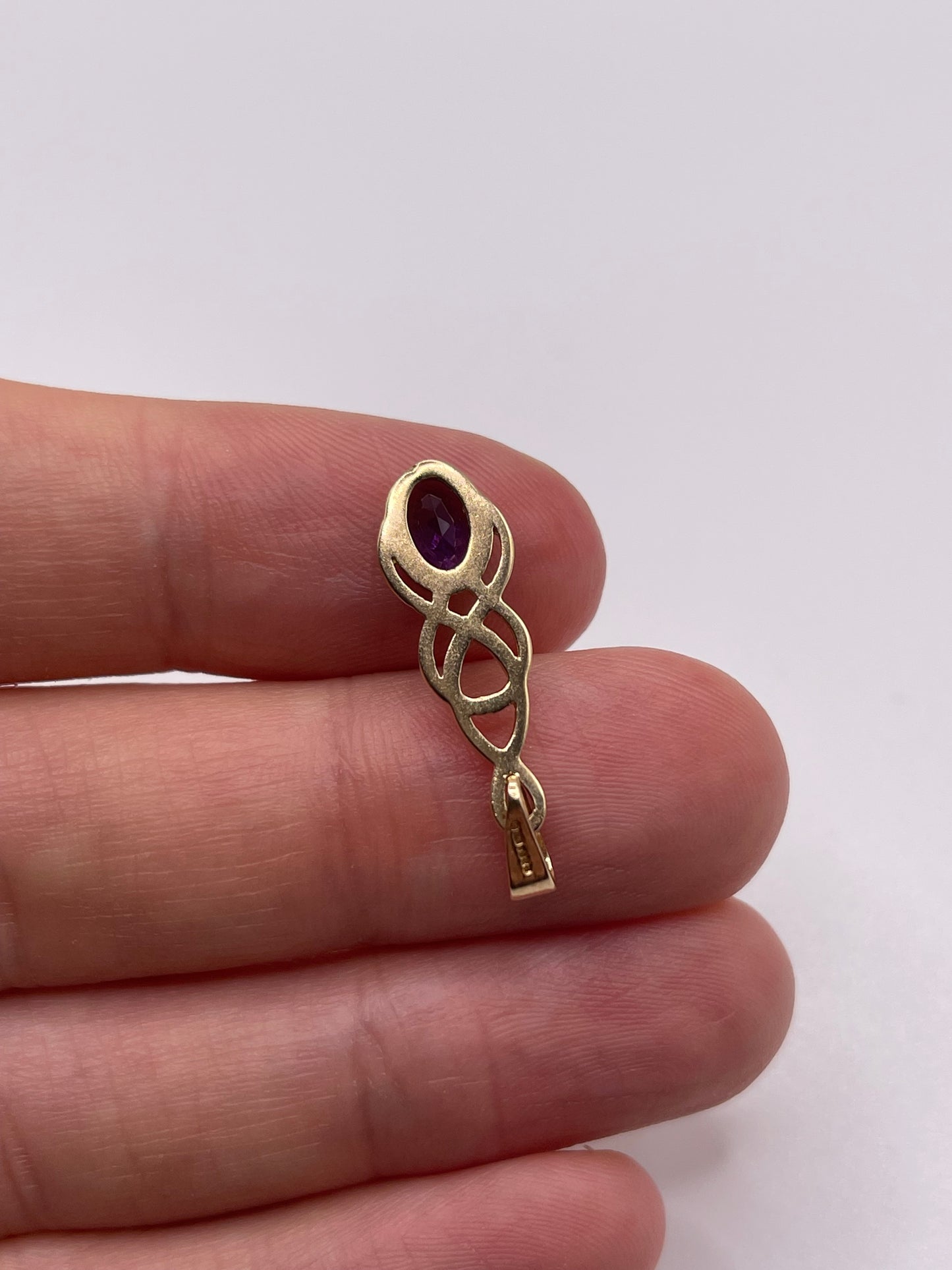 9ct gold amethyst pendant
