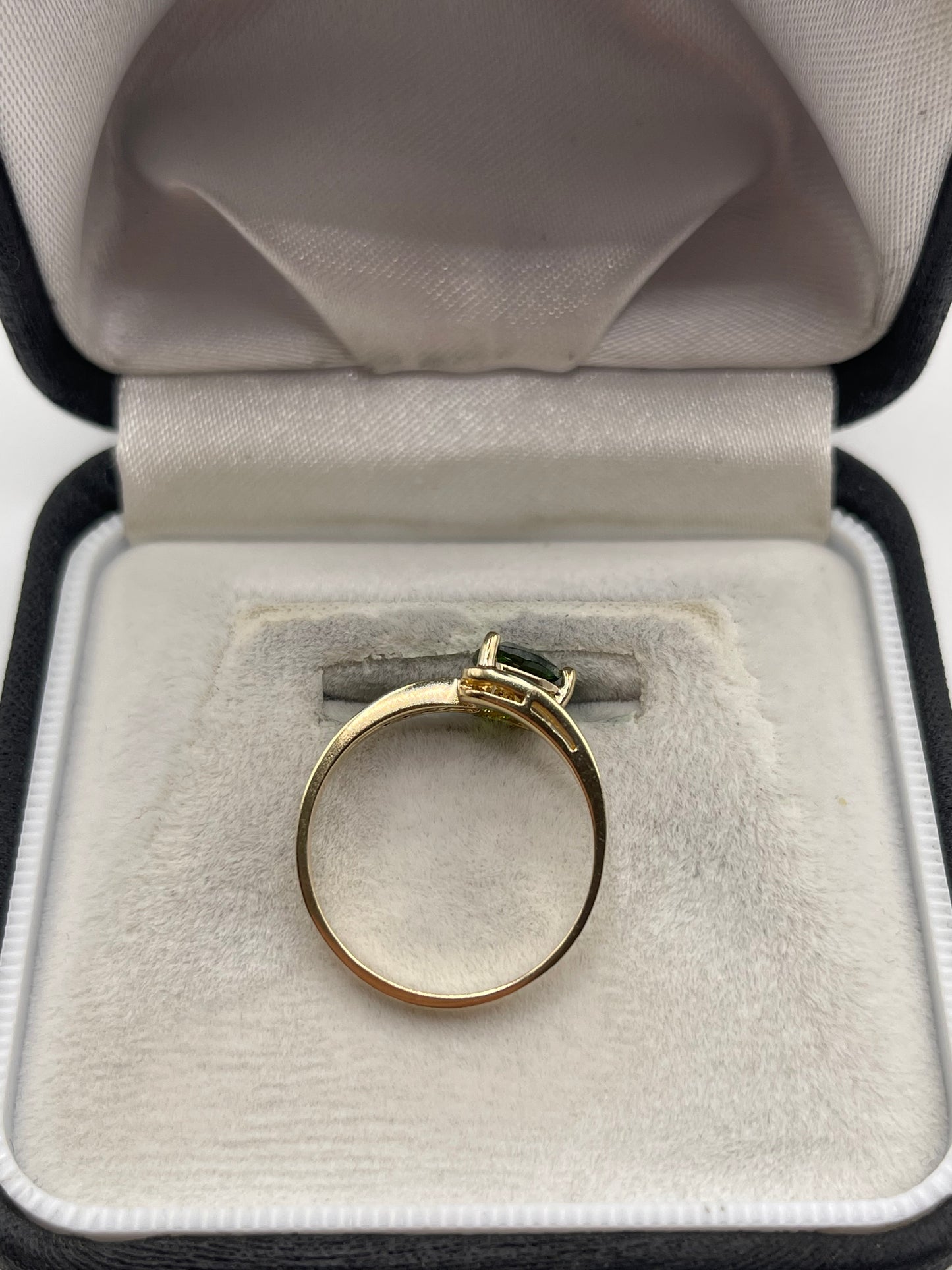 14ct gold diopside and diamond ring