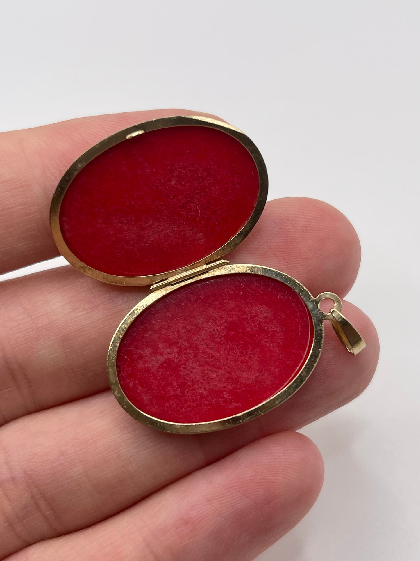 9ct gold locket