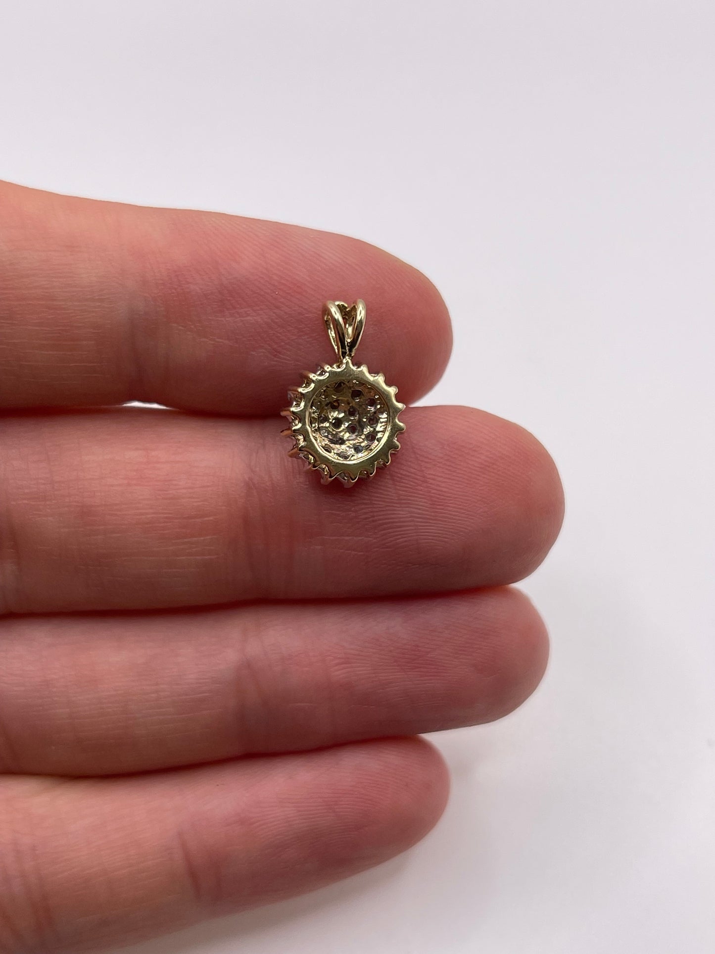 9ct gold diamond cluster pendant