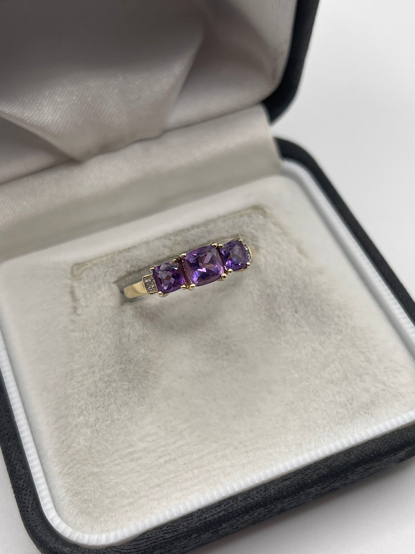 9ct gold amethyst and diamond ring