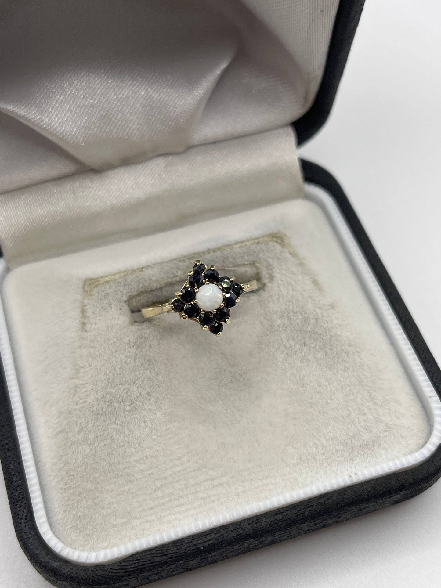 9ct gold opal and sapphire ring