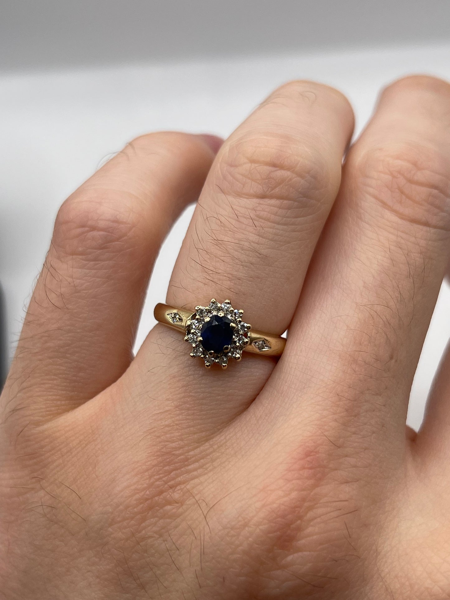9ct gold sapphire and diamond ring