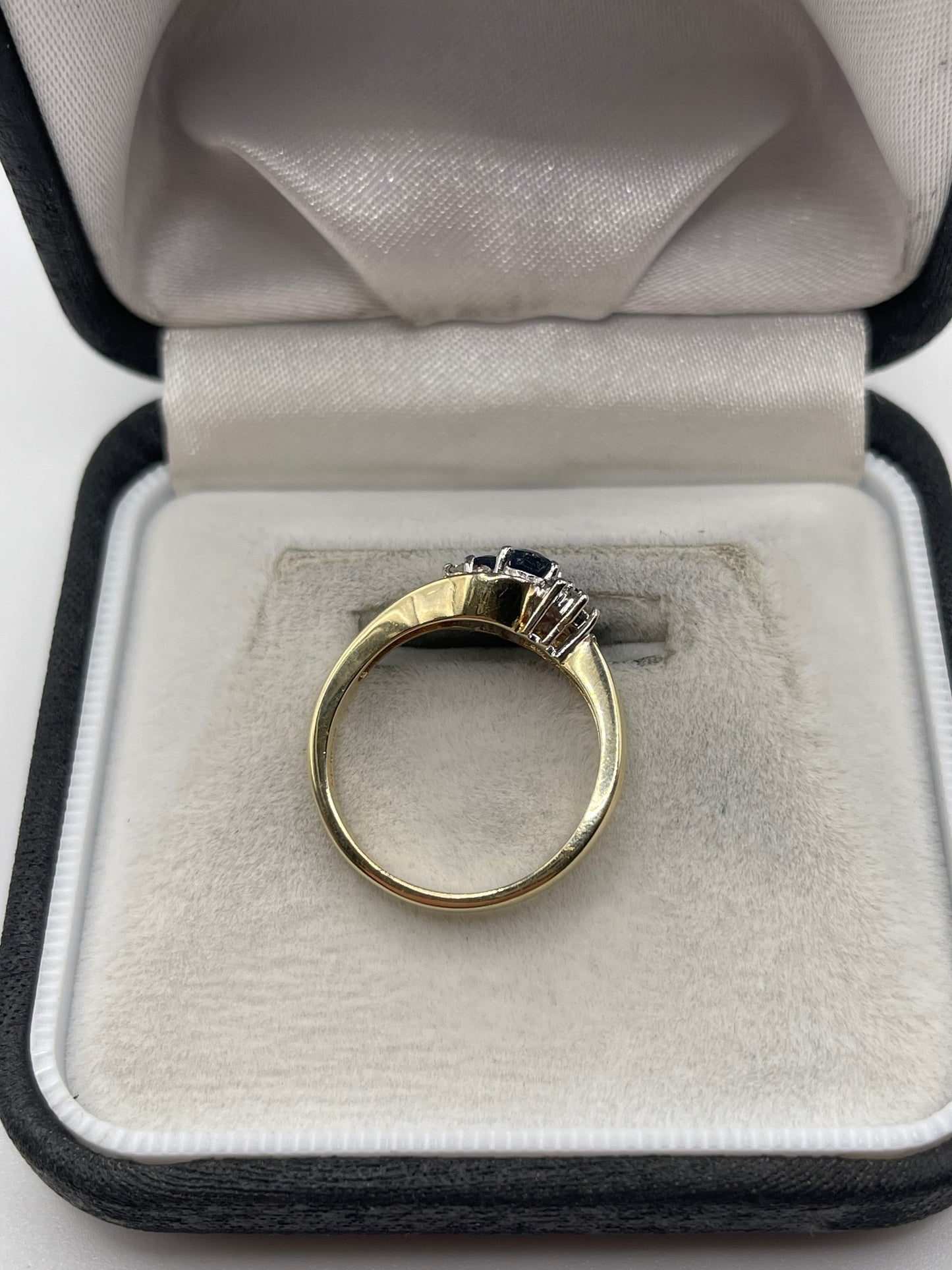 9ct gold sapphire and diamond ring