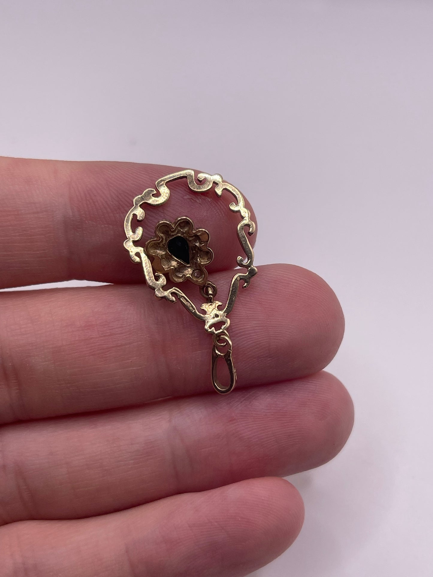 9ct gold sapphire and diamond pendant