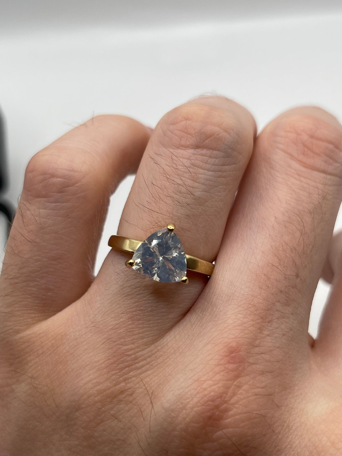 9ct gold quartz ring