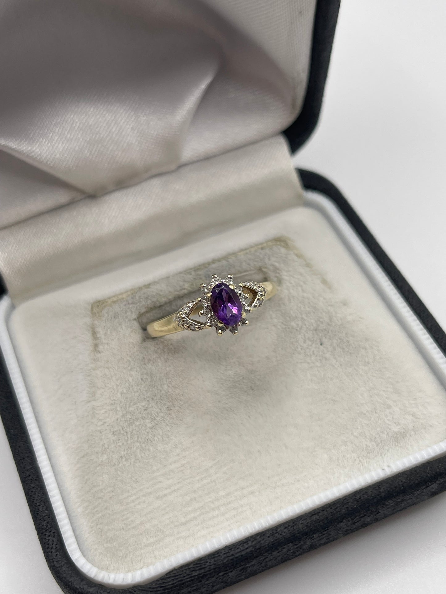 9ct gold amethyst and diamond ring