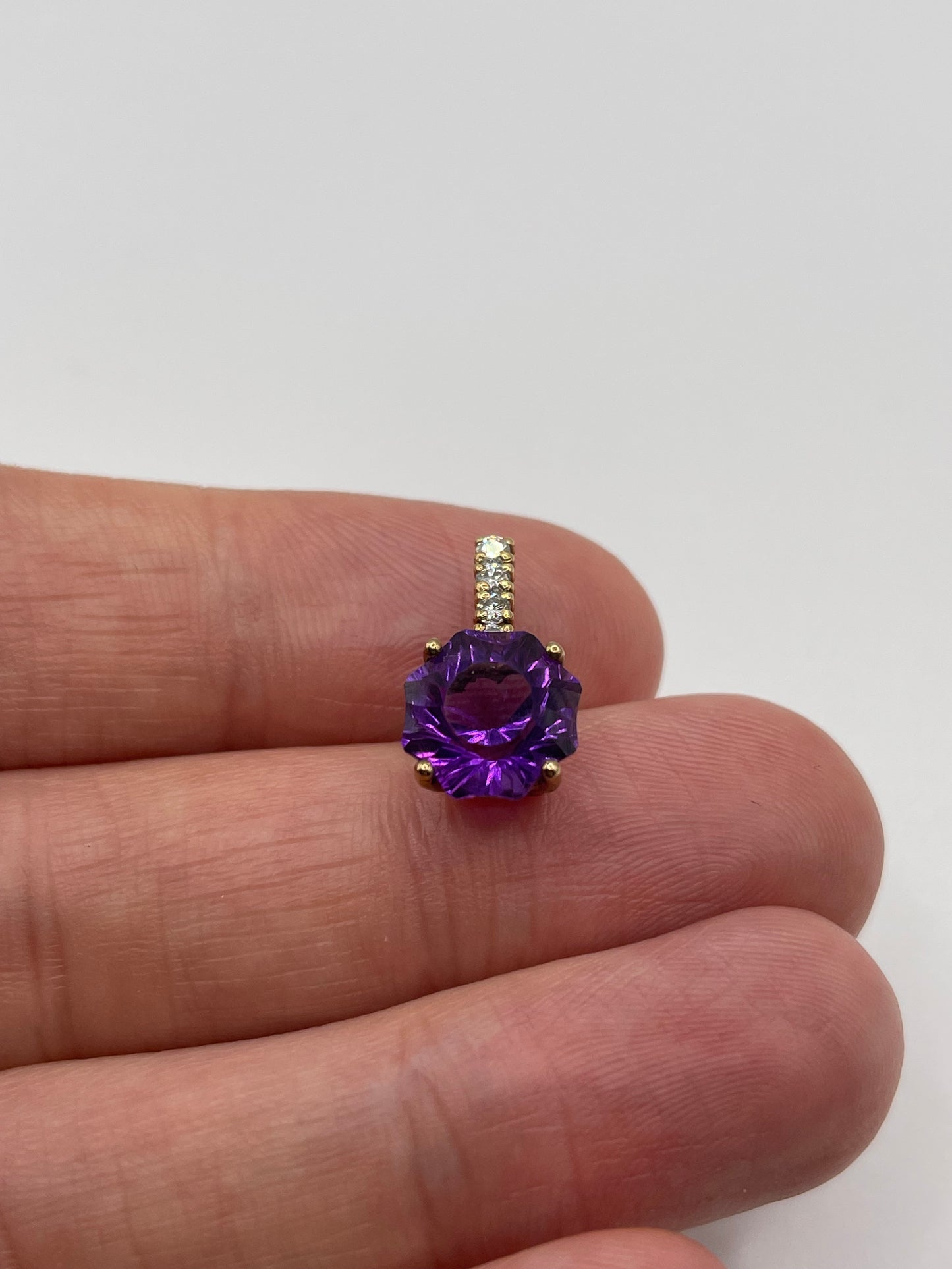 9ct gold amethyst and diamond pendant