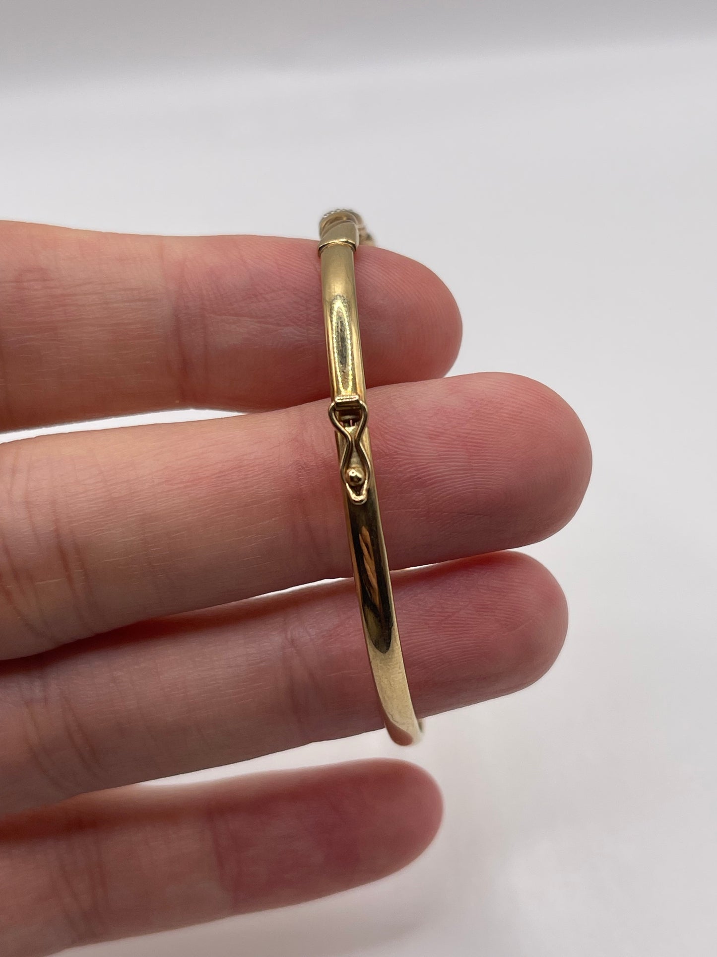9ct gold diamond bangle
