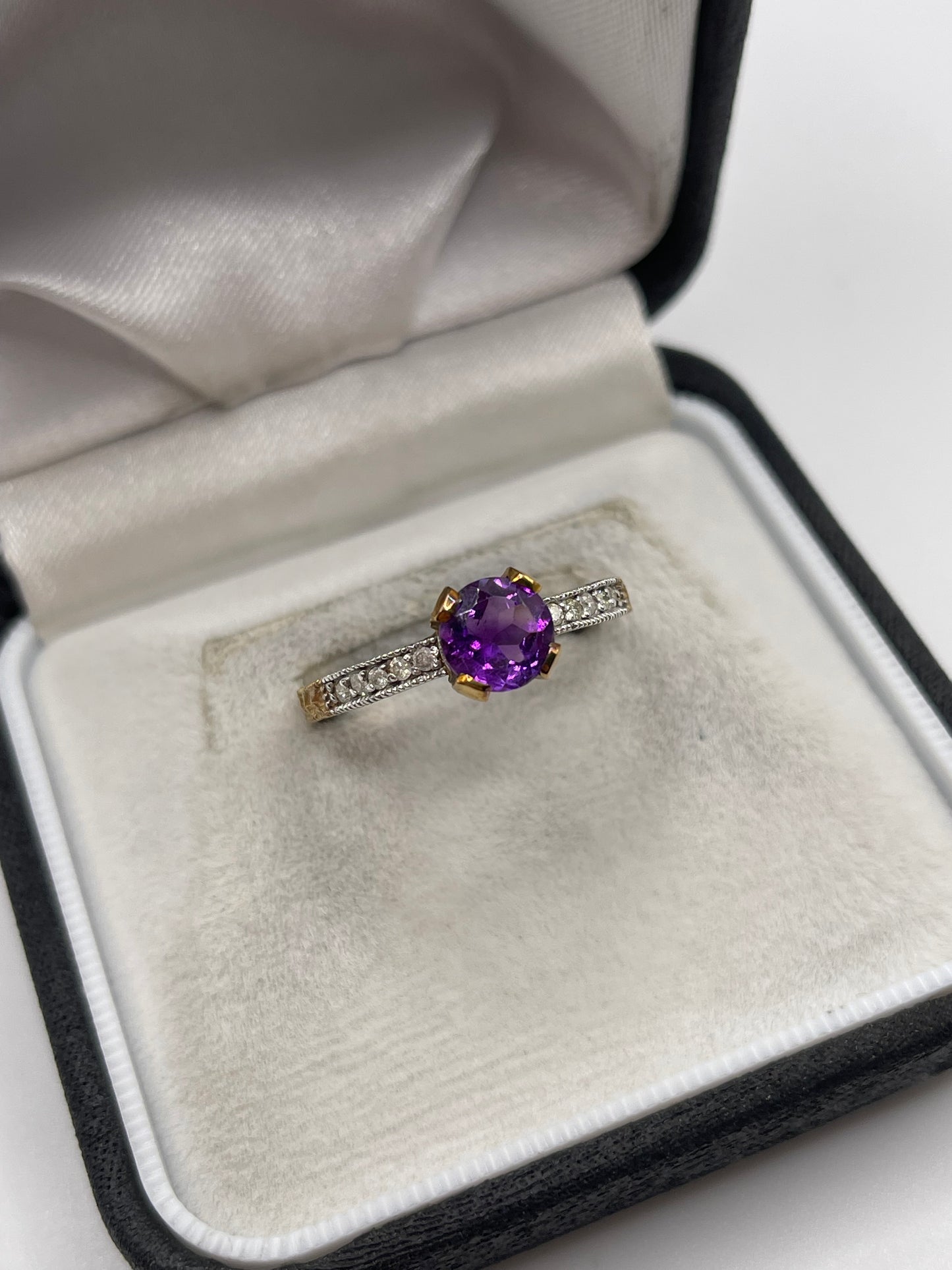 9ct gold amethyst and diamond ring