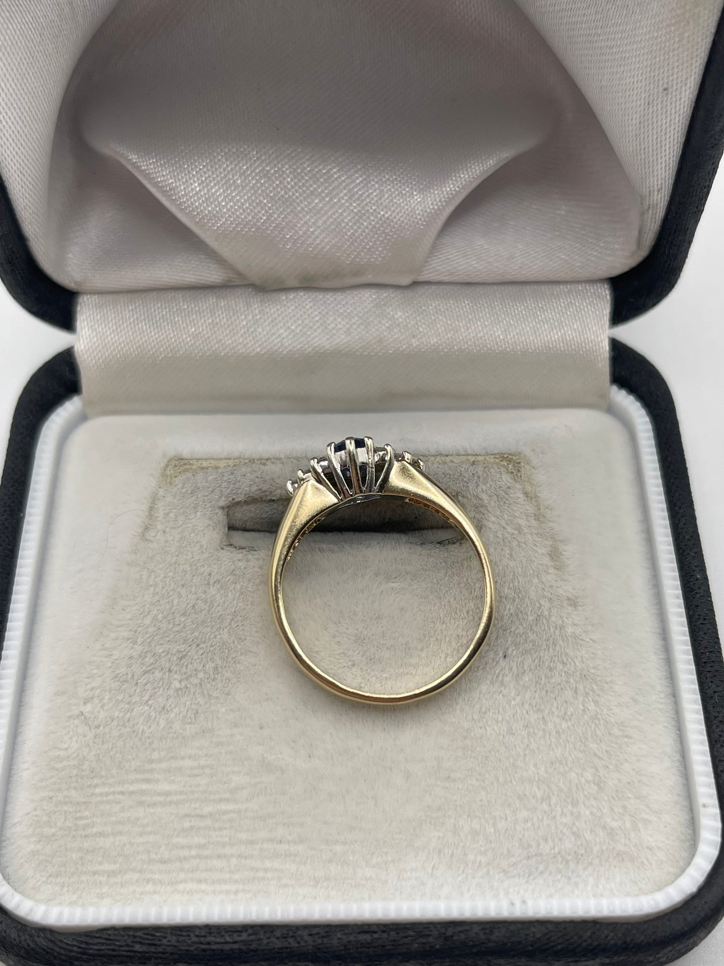 9ct gold sapphire and diamond ring
