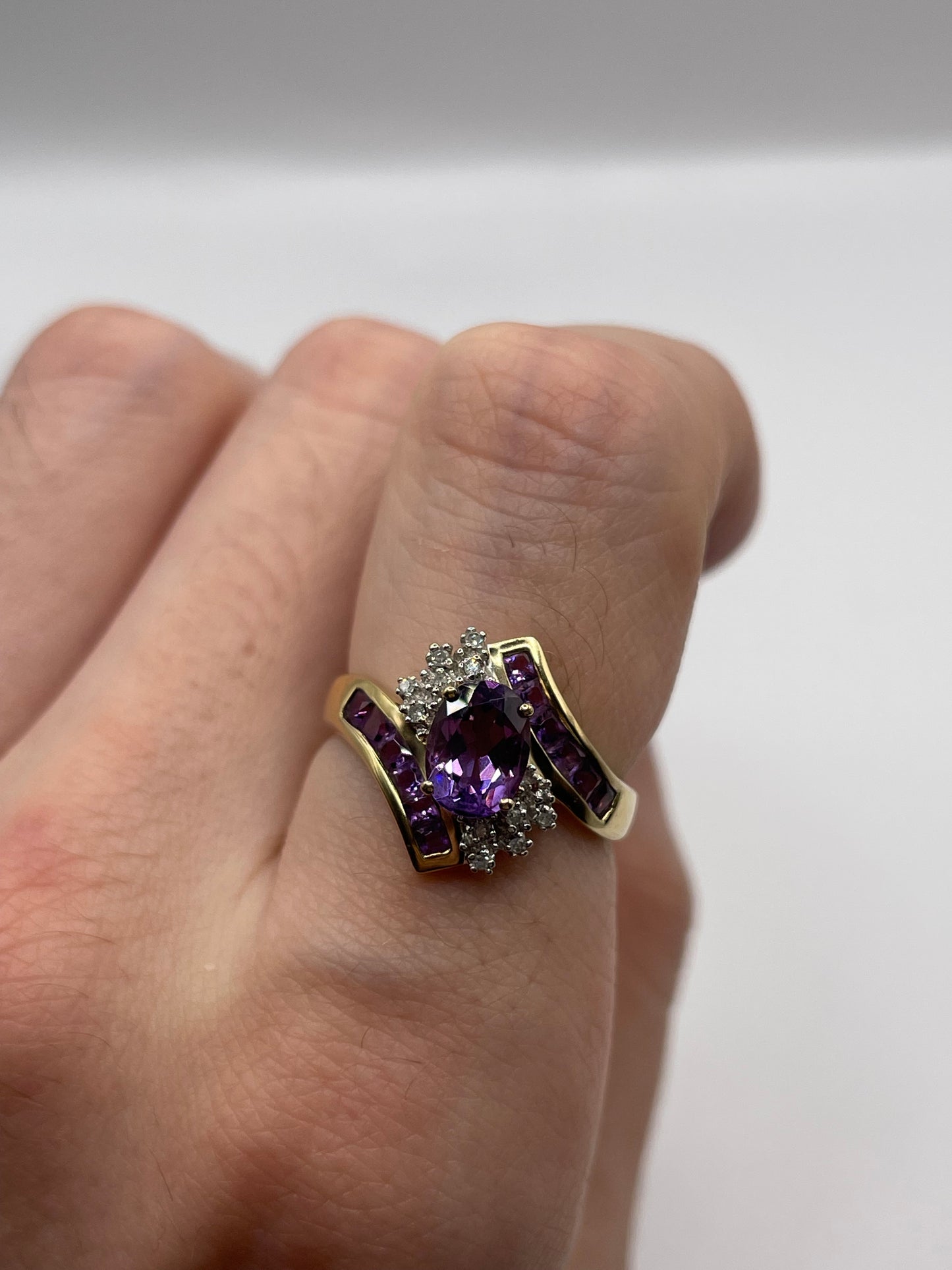 9ct gold amethyst and diamond ring