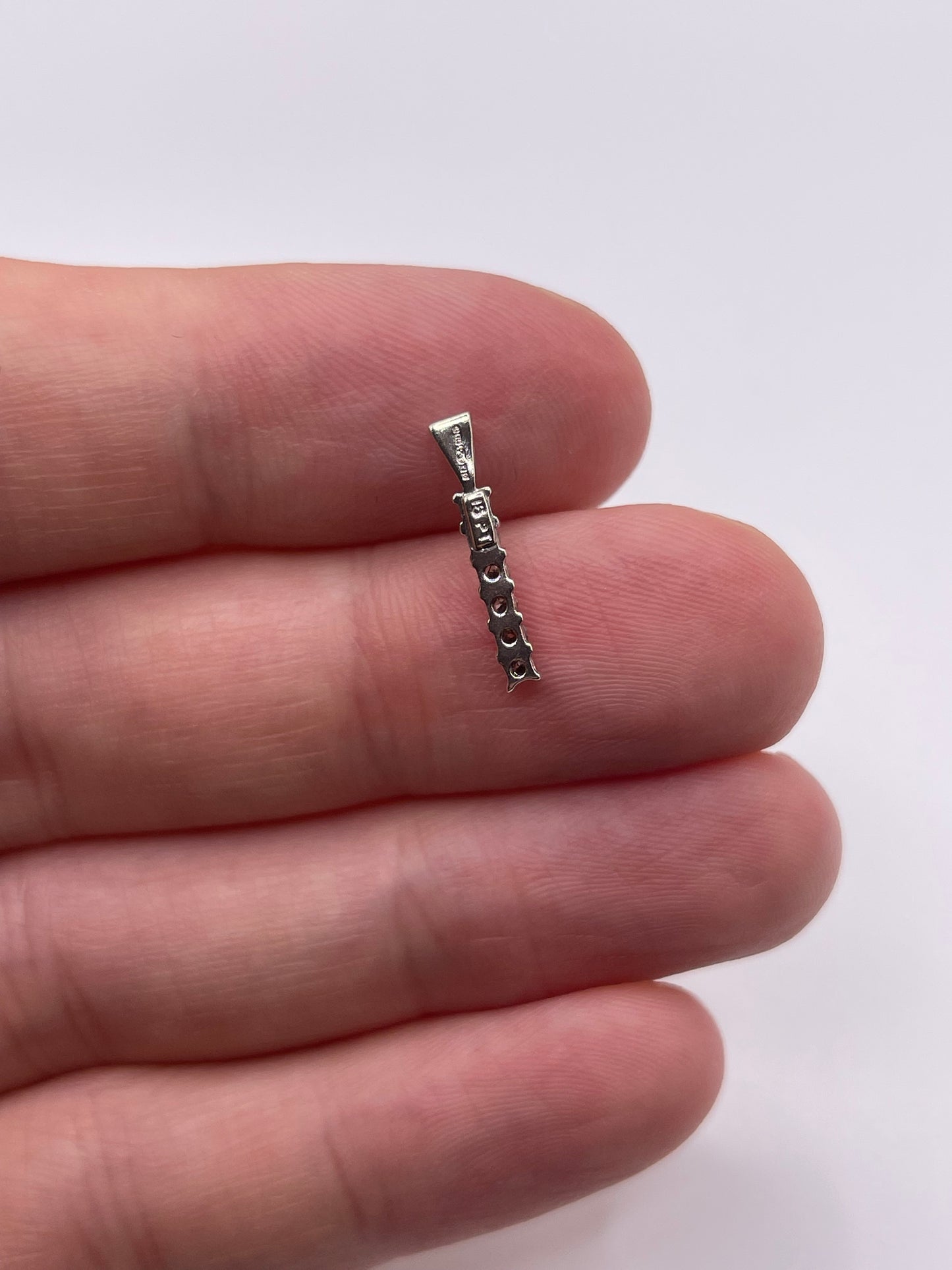 9ct white gold diamond pendant