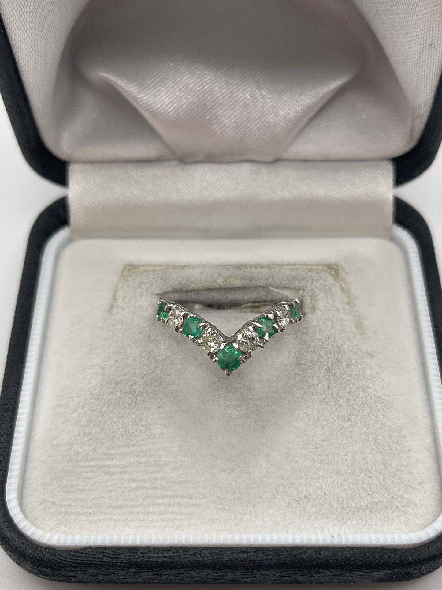 18ct white gold emerald and diamond ring