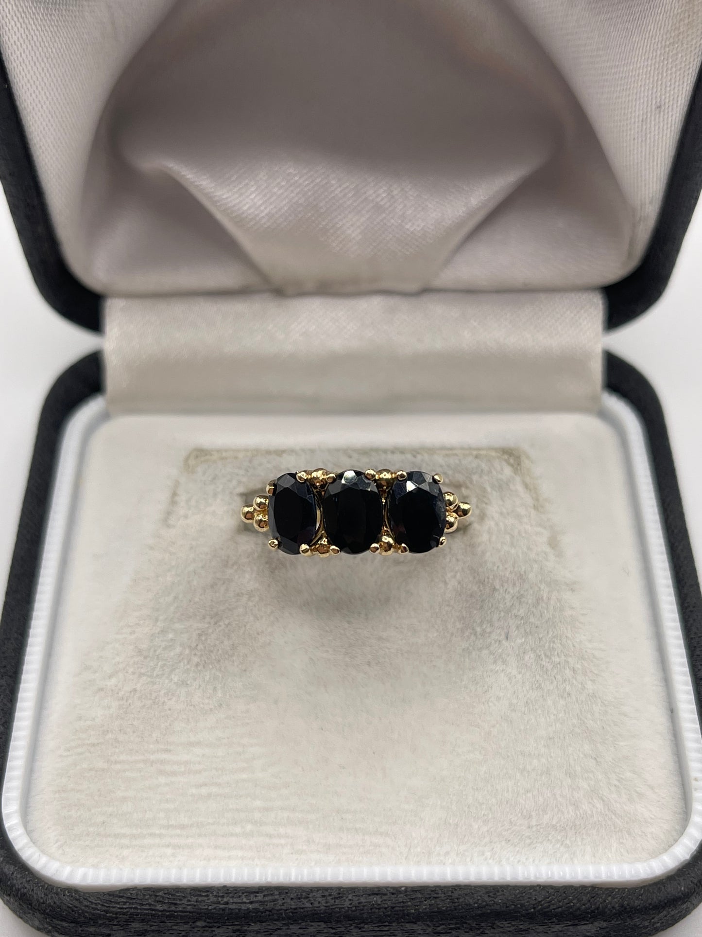 9ct gold sapphire ring