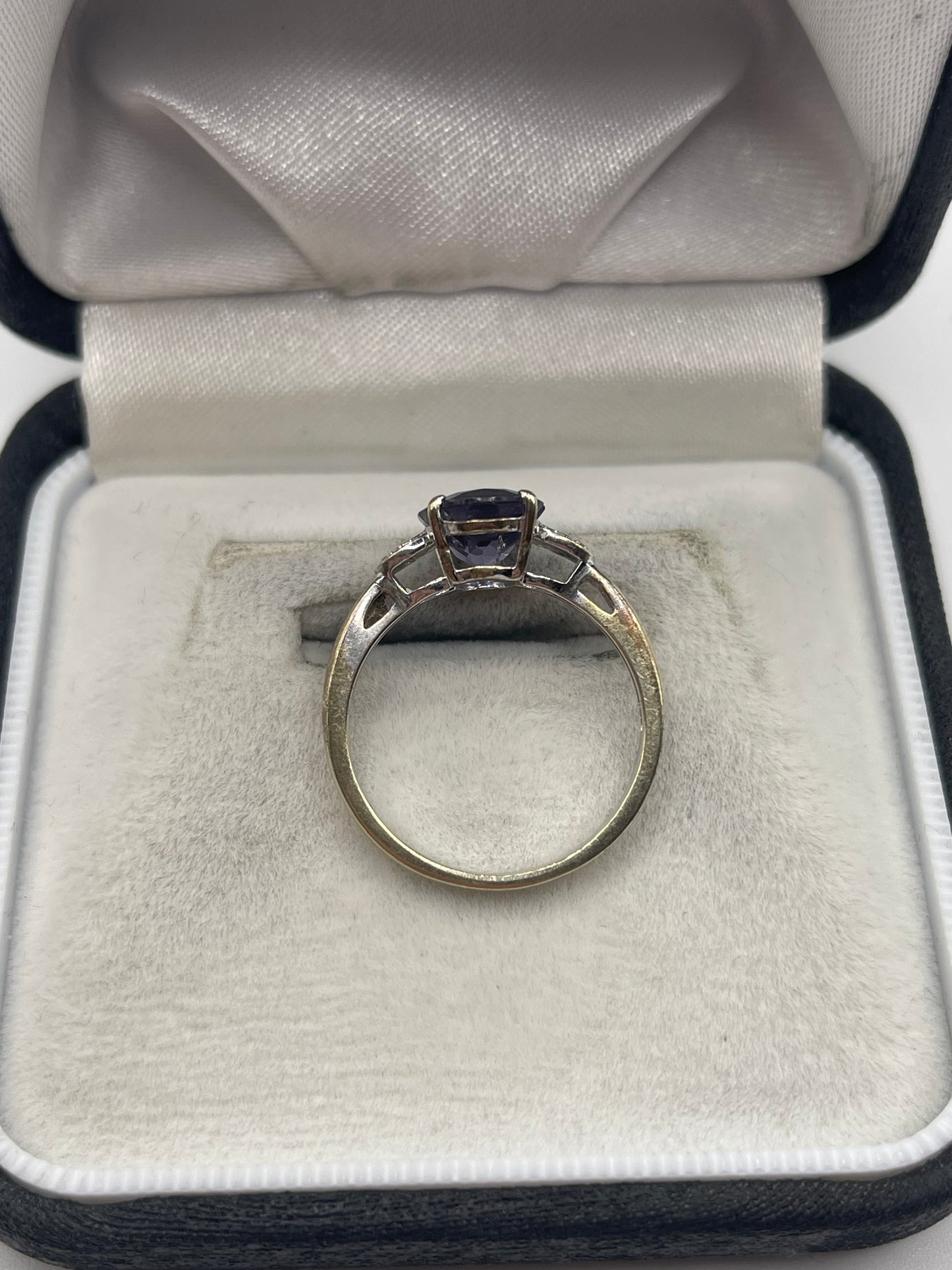 9ct white gold blueberry quartz and diamond ring