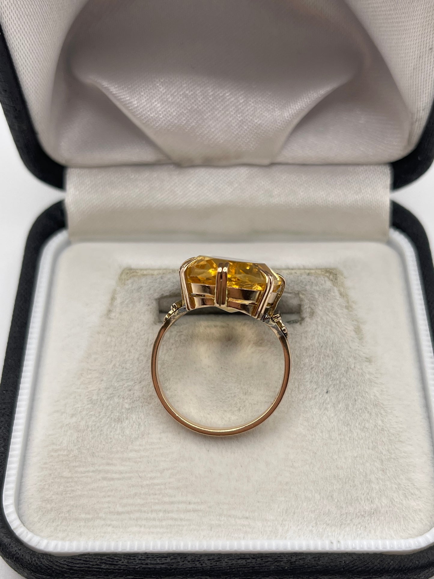 9ct gold citrine ring