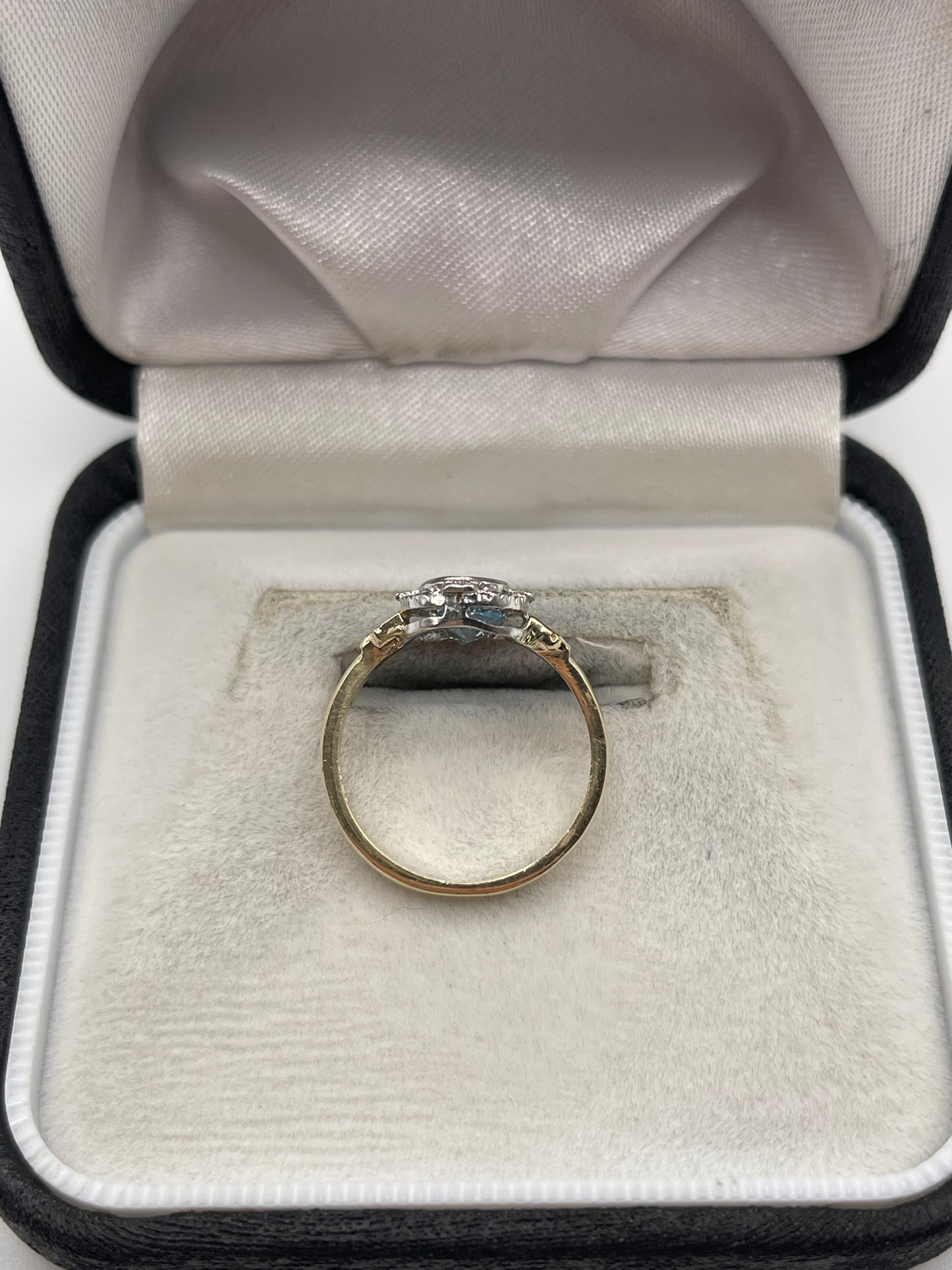 9ct gold topaz and diamond ring
