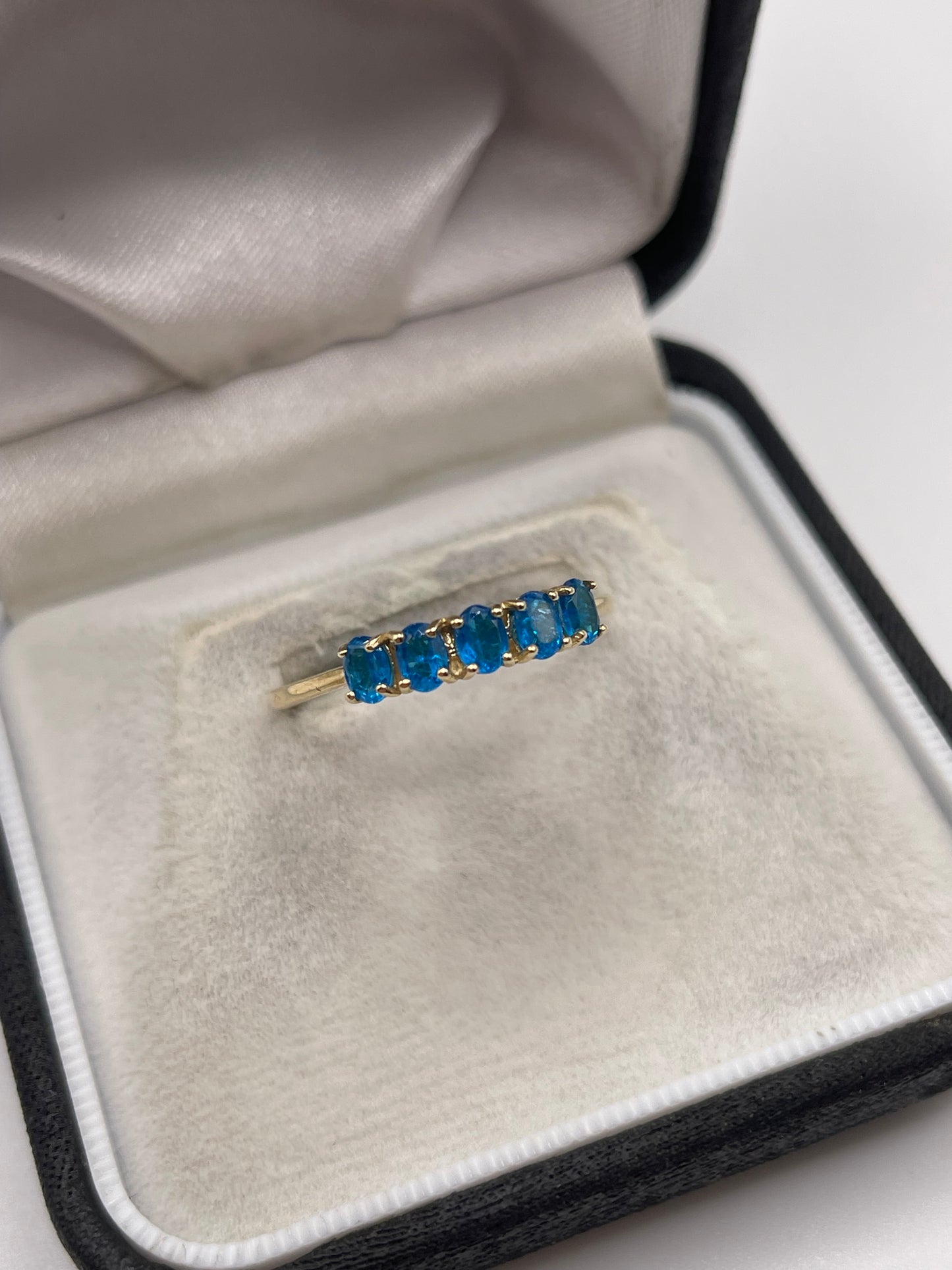 9ct gold blue apatite ring