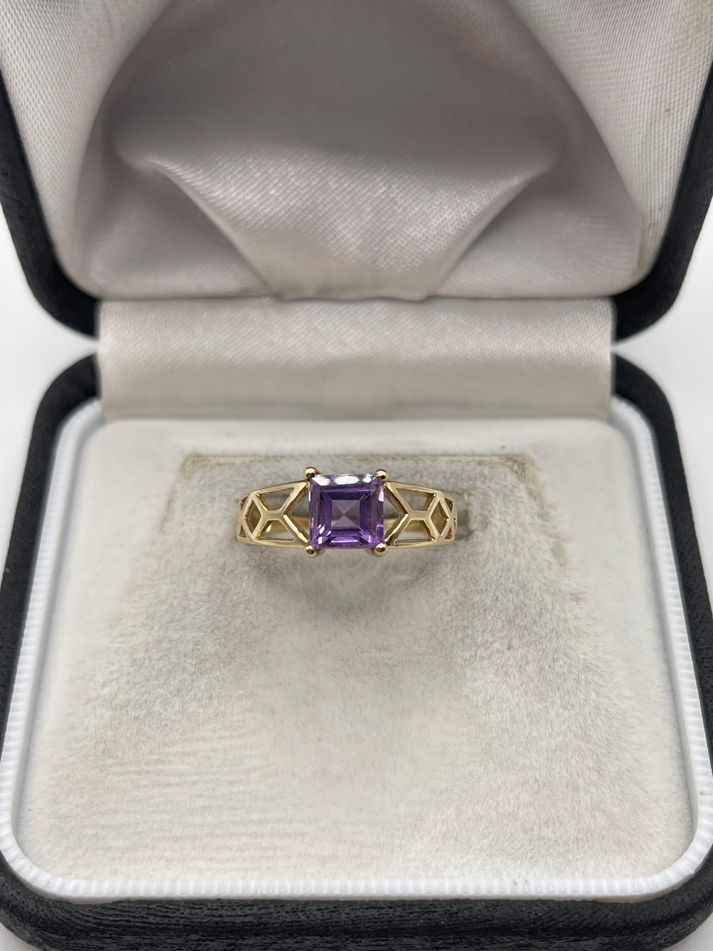 9ct gold amethyst ring