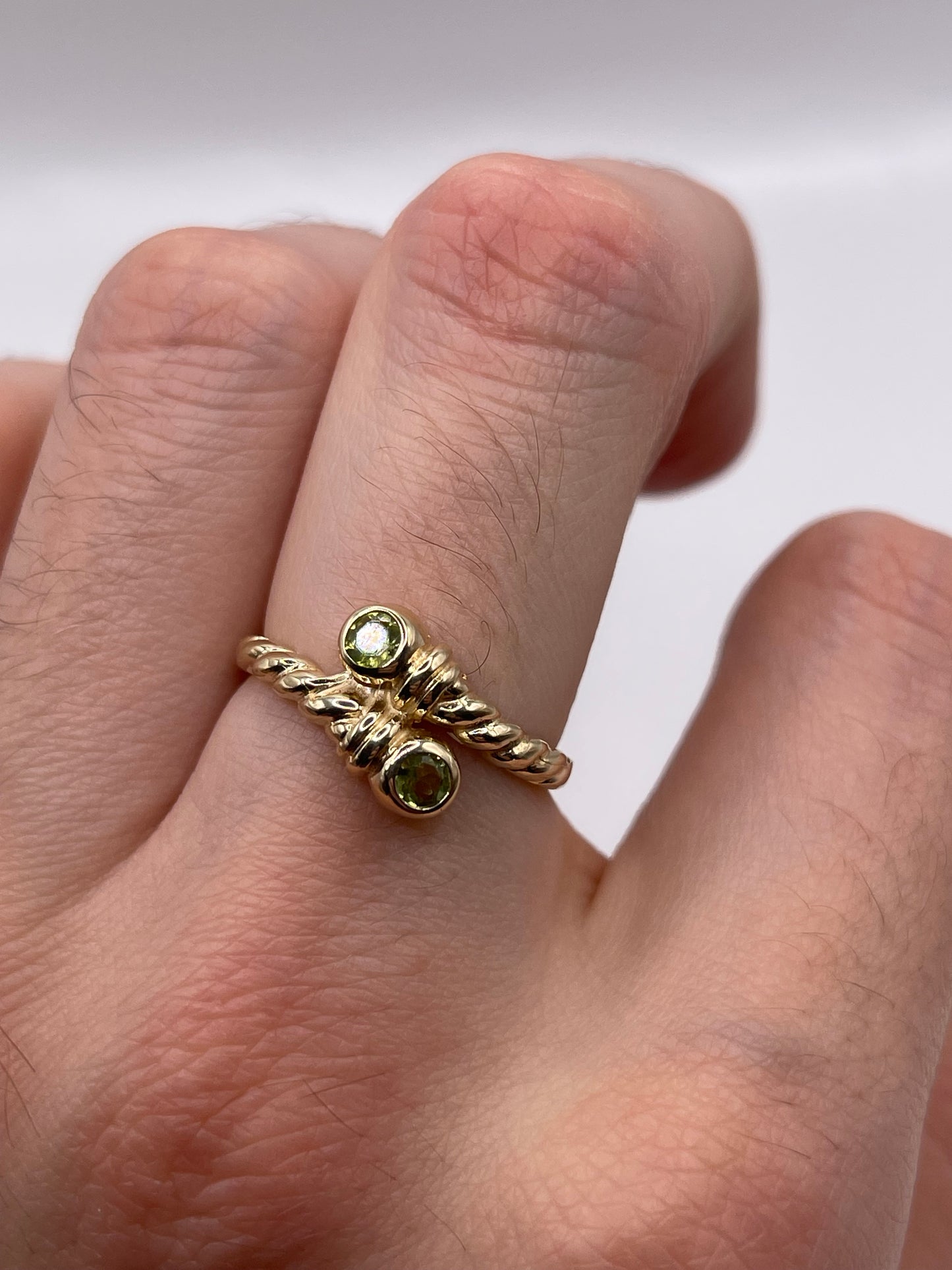 9ct gold peridot torque ring