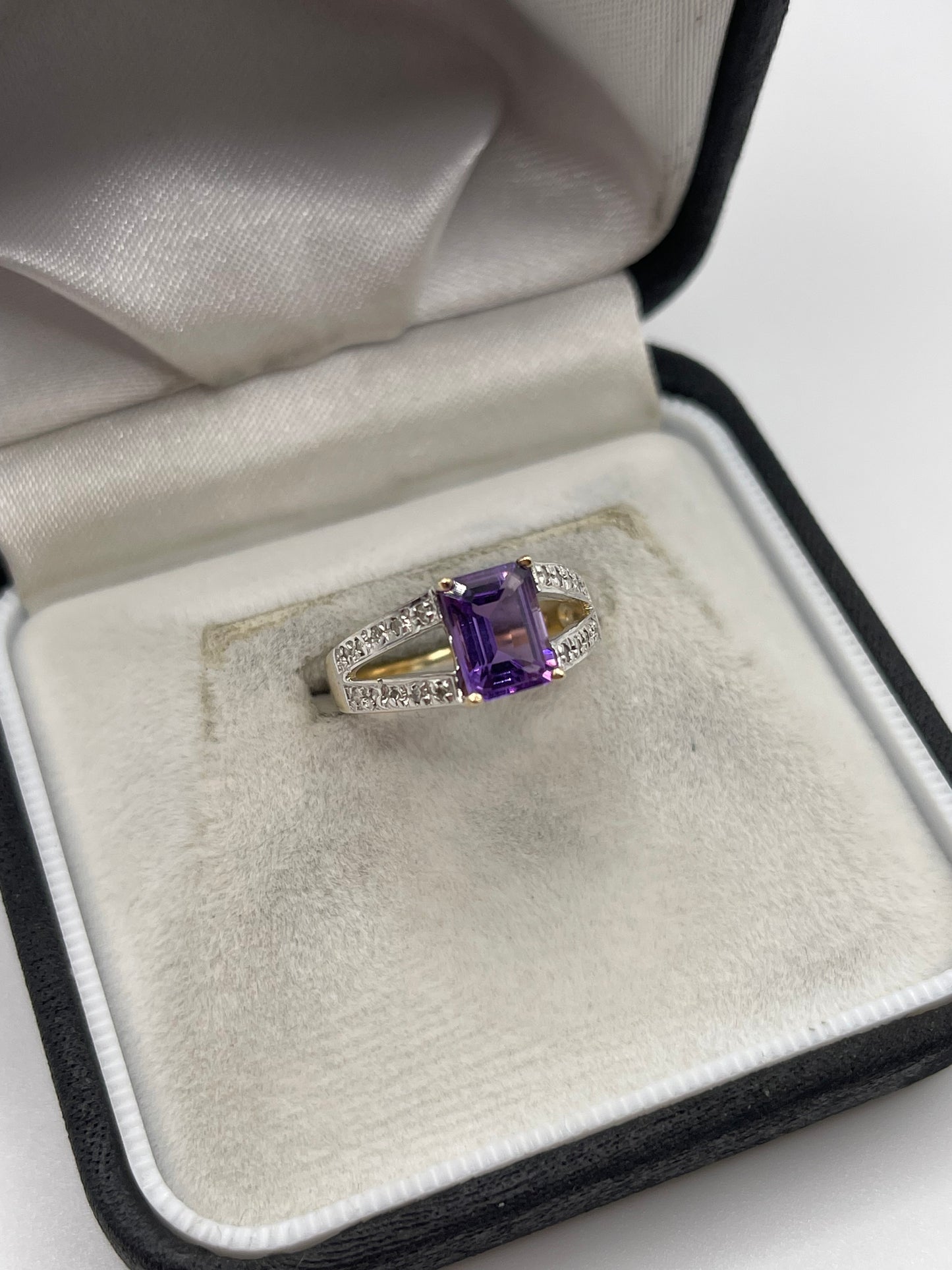 9ct gold amethyst and diamond ring