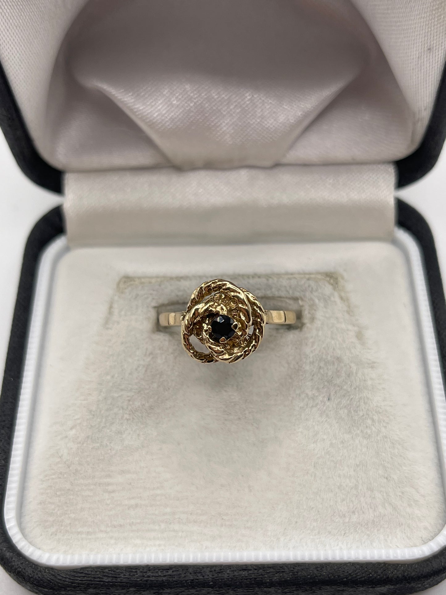 9ct gold sapphire knot ring