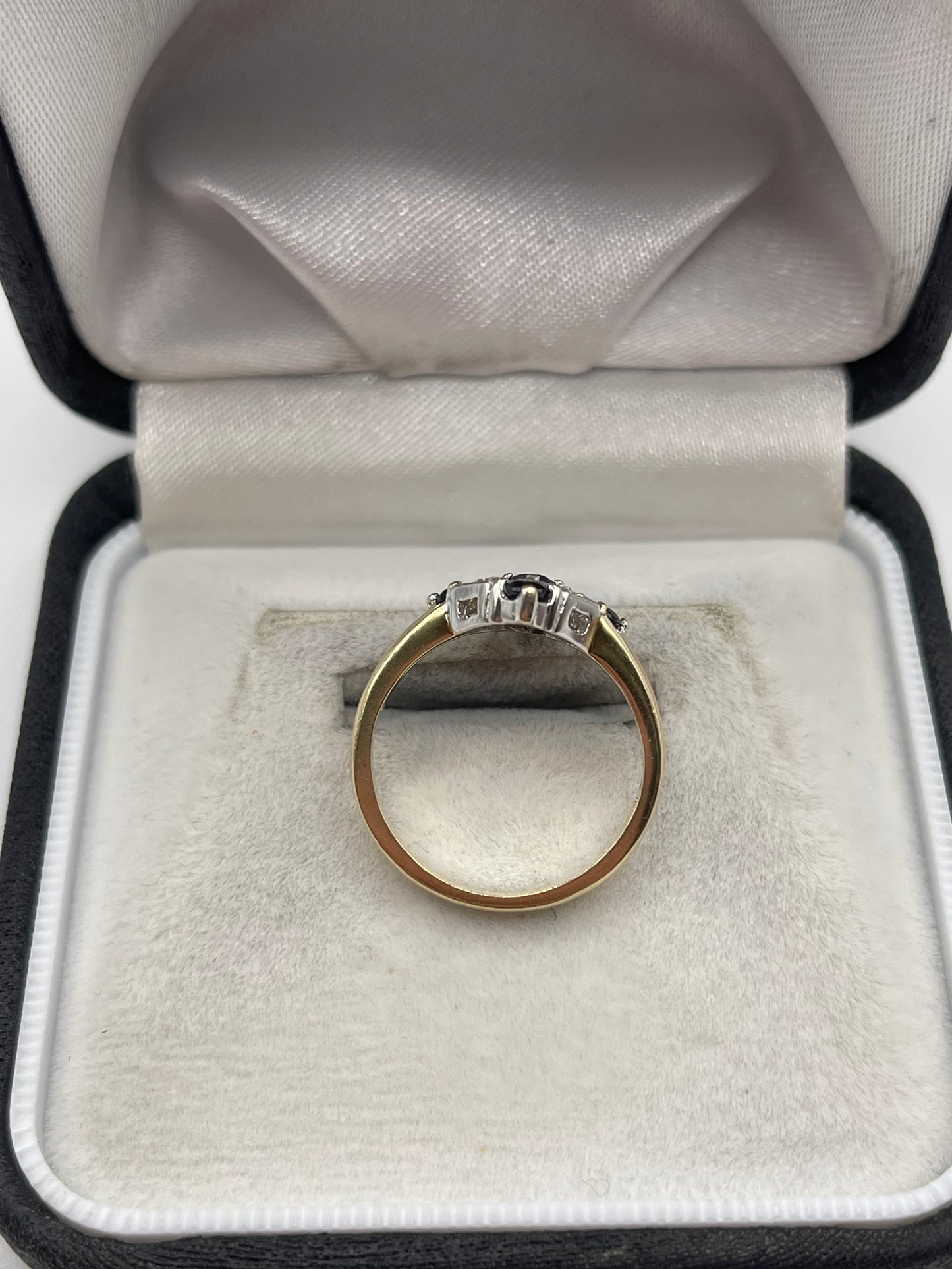 9ct gold sapphire and diamond ring