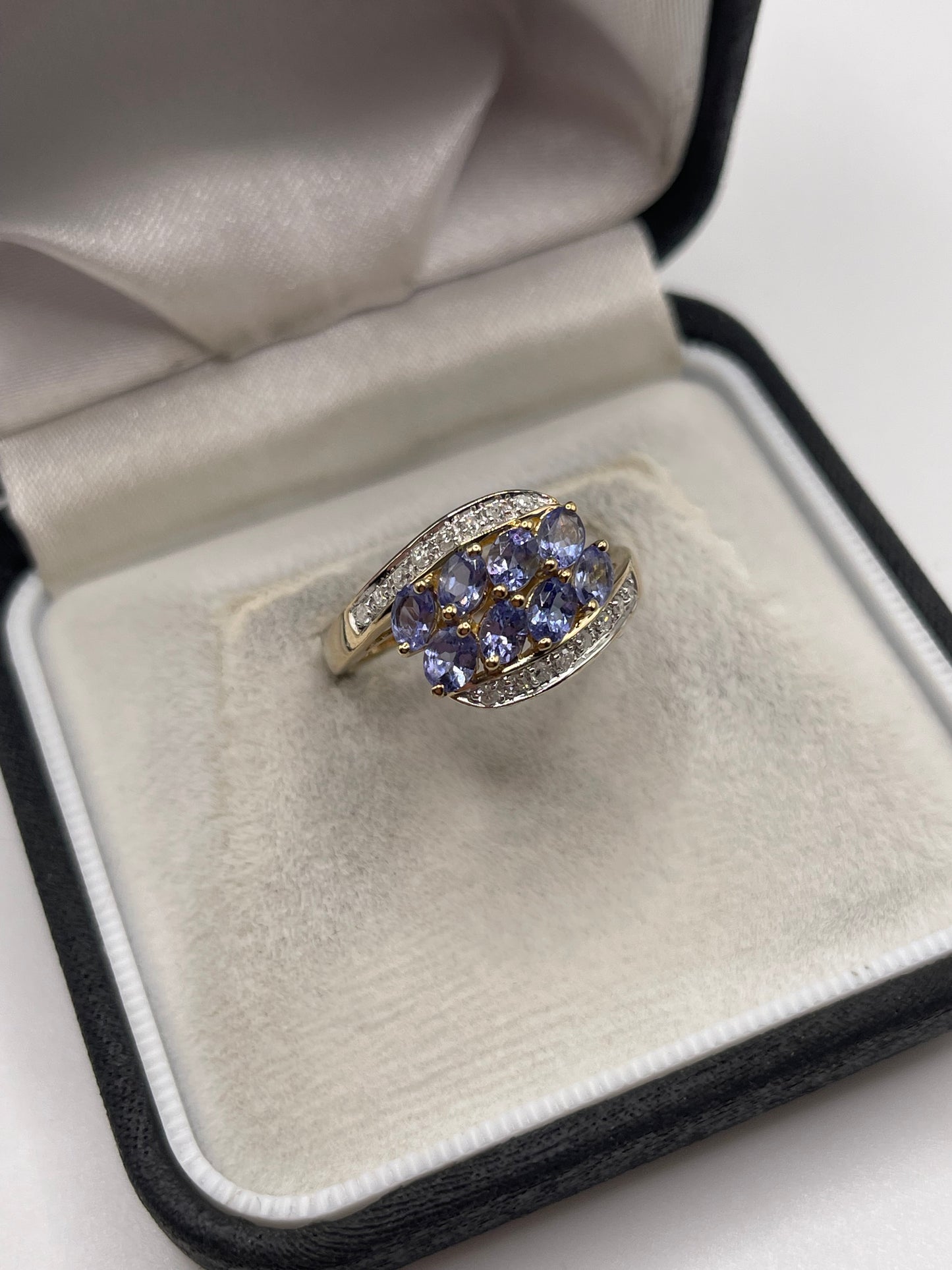 9ct gold tanzanite and diamond ring