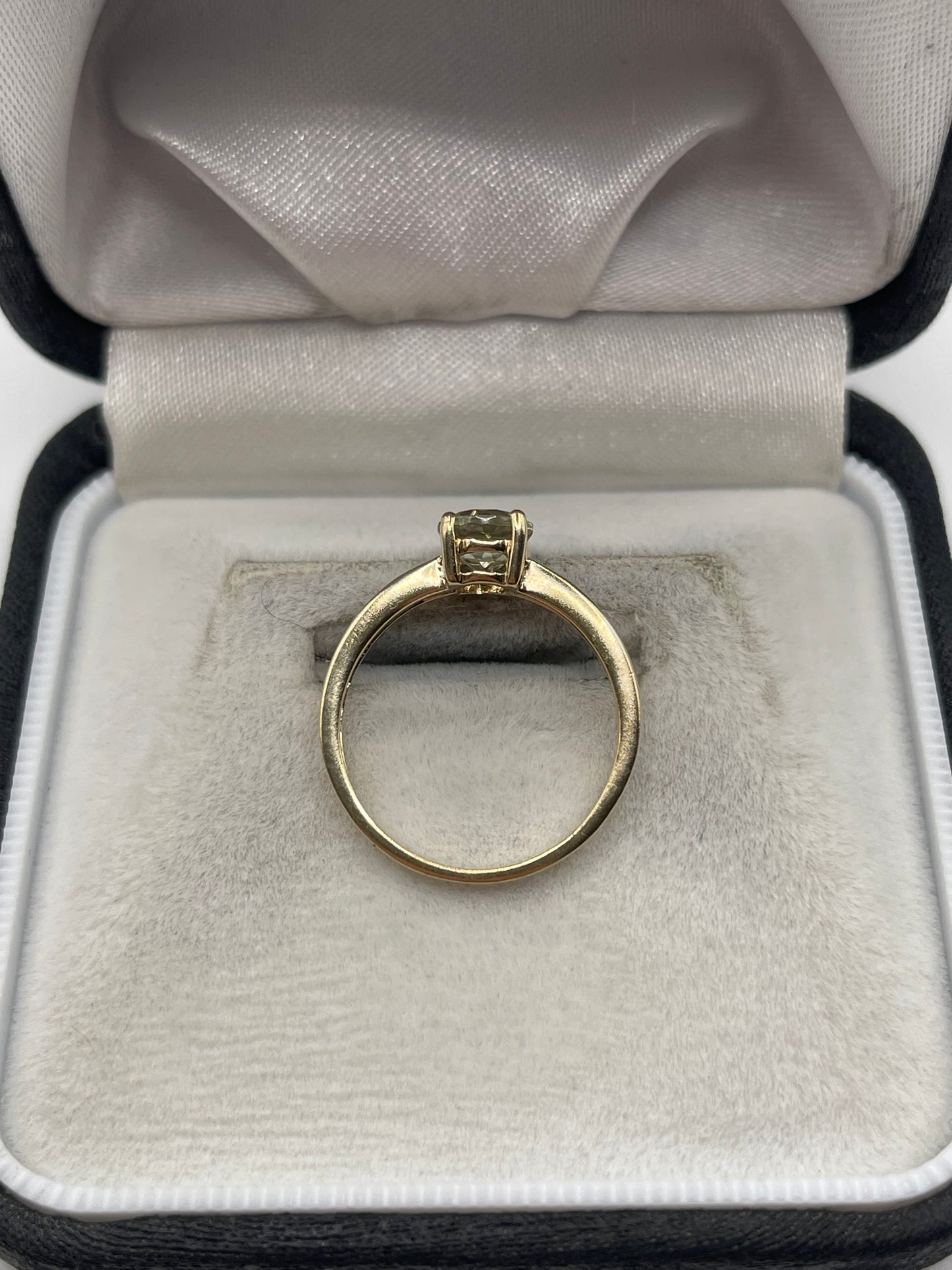 9ct gold quartz ring