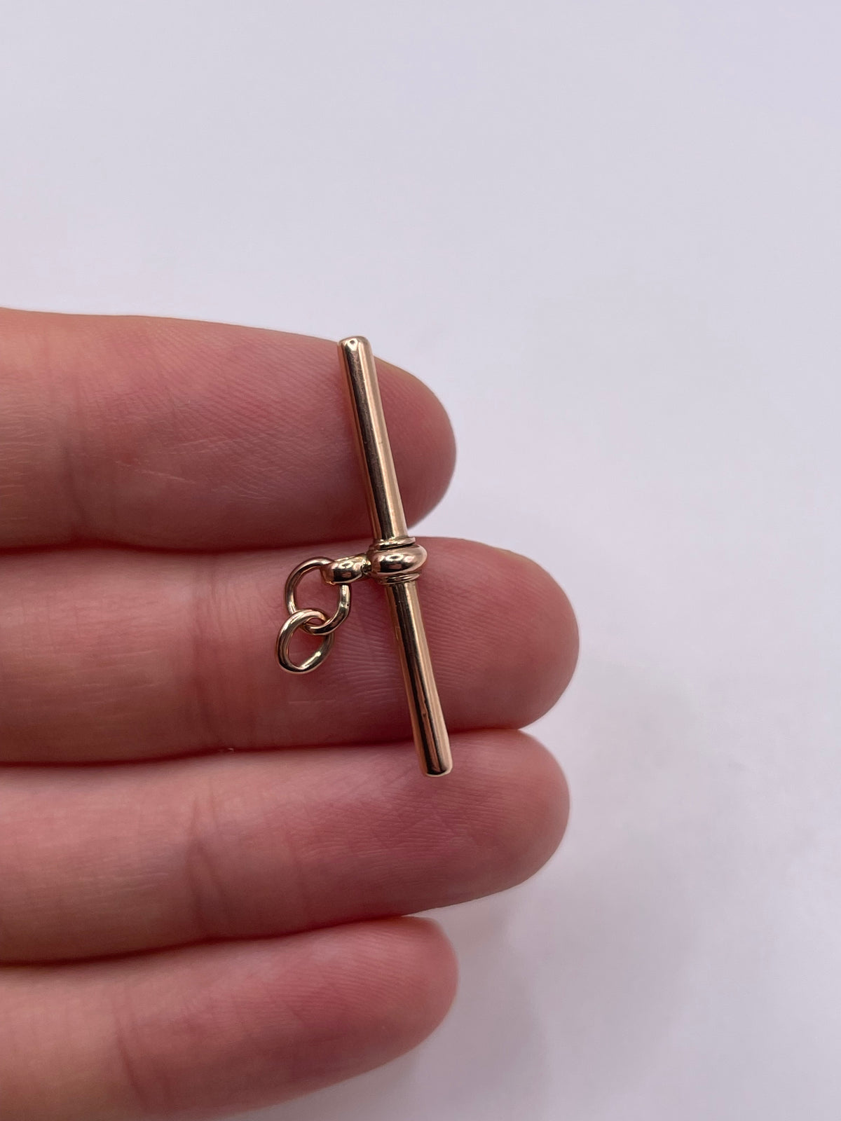 9ct rose gold t bar pendant